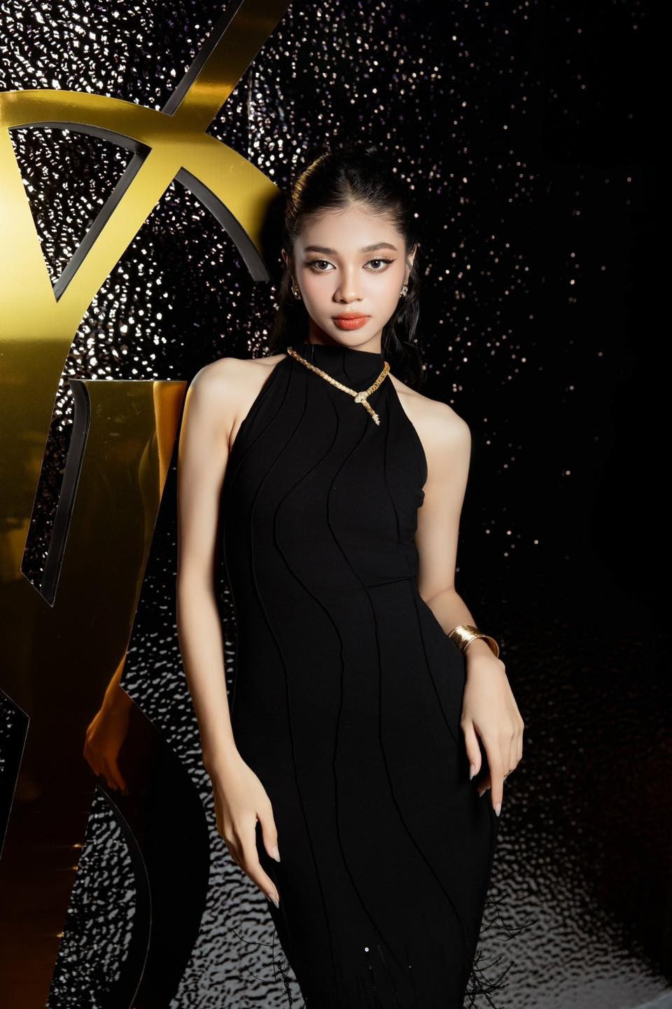 Video: Minh Kiên cực 'slay' tại sự kiện, đắt show giữa lúc Ý Nhi vắng bóng - Ảnh 2 Video: Minh Kiên cực 'slay' tại sự kiện, đắt show giữa lúc Ý Nhi vắng bóng - Ảnh 2