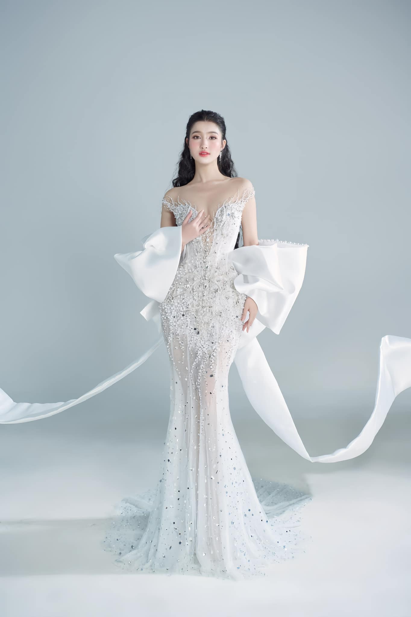 rang phục dạ hội sẽ diện tại đêm chung kết của Miss International 2023