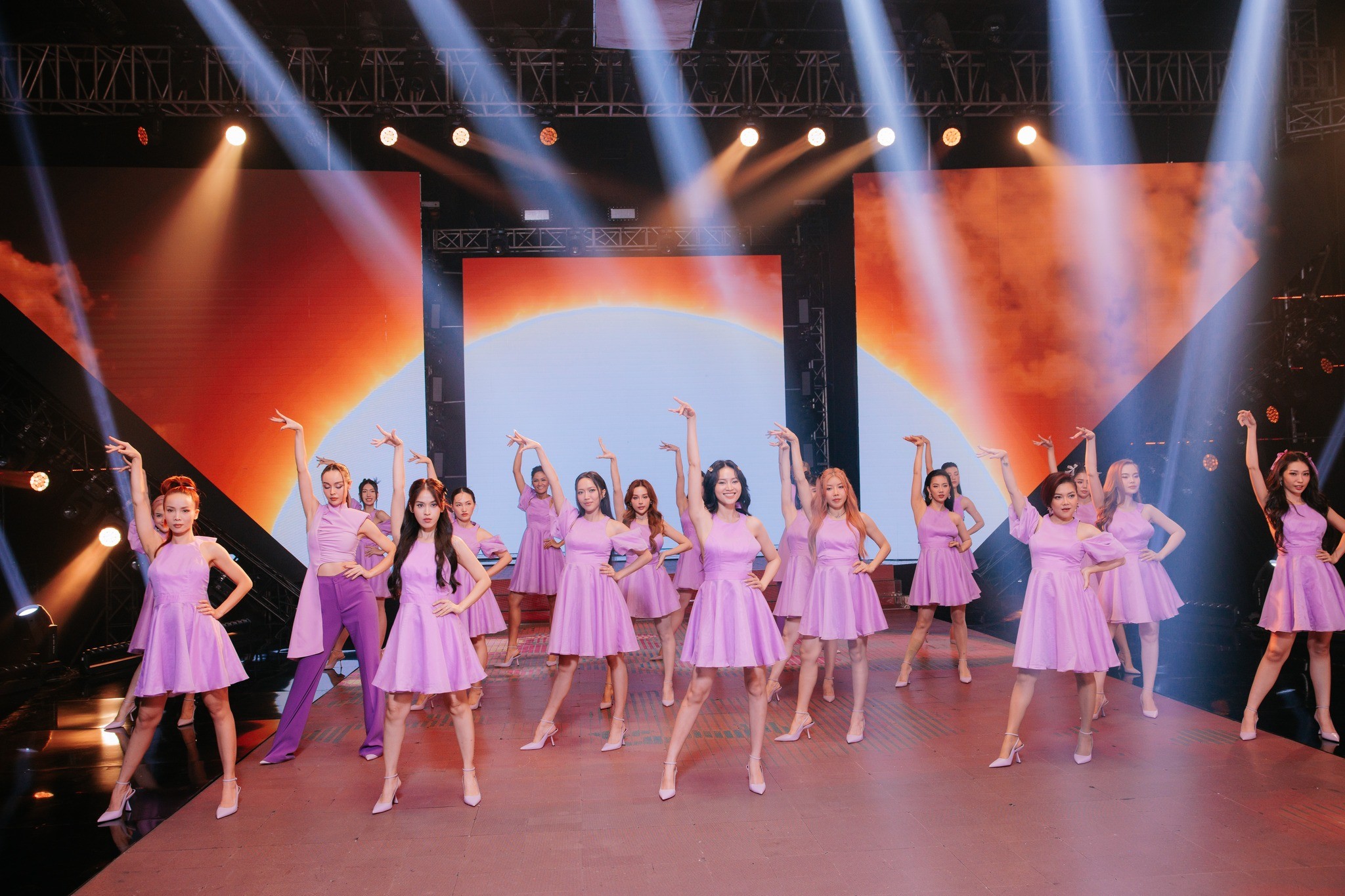 Khán giả hiện đang nóng lòng chờ đón màn oanh tạc của 30 chị đẹp