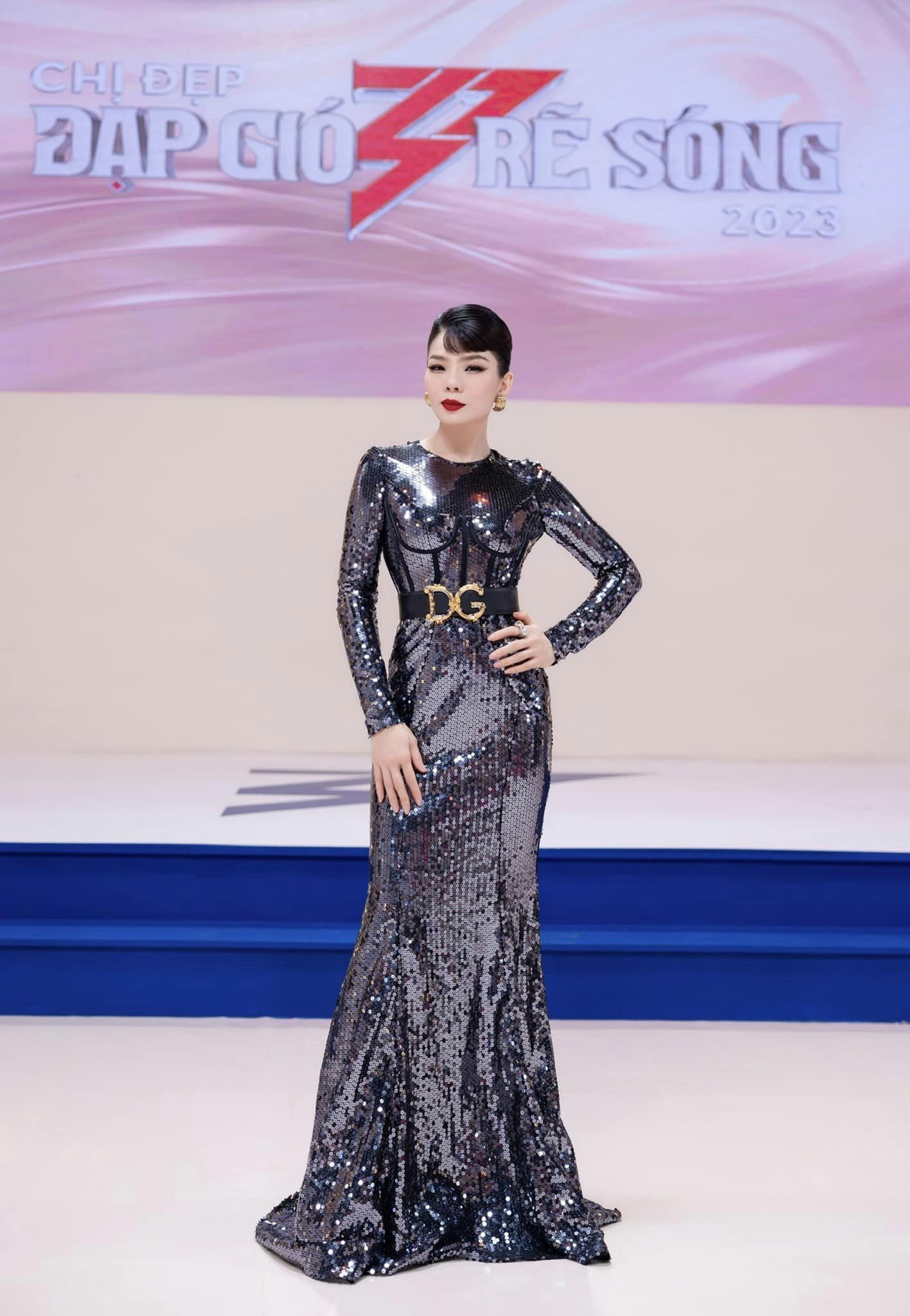 Chị đẹp Lệ Quyên hào hứng trước giờ G