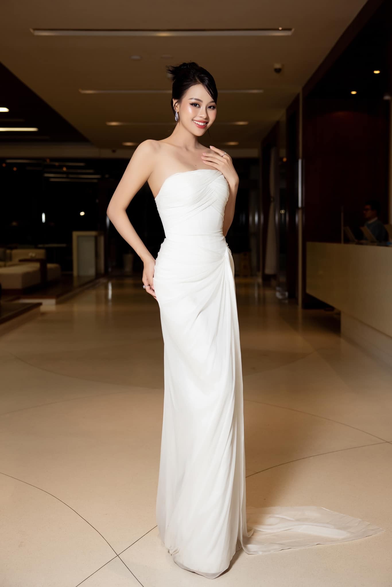 Ý Nhi 'ở ẩn', Minh Kiên ghi điểm bởi hành động này - Ảnh 2