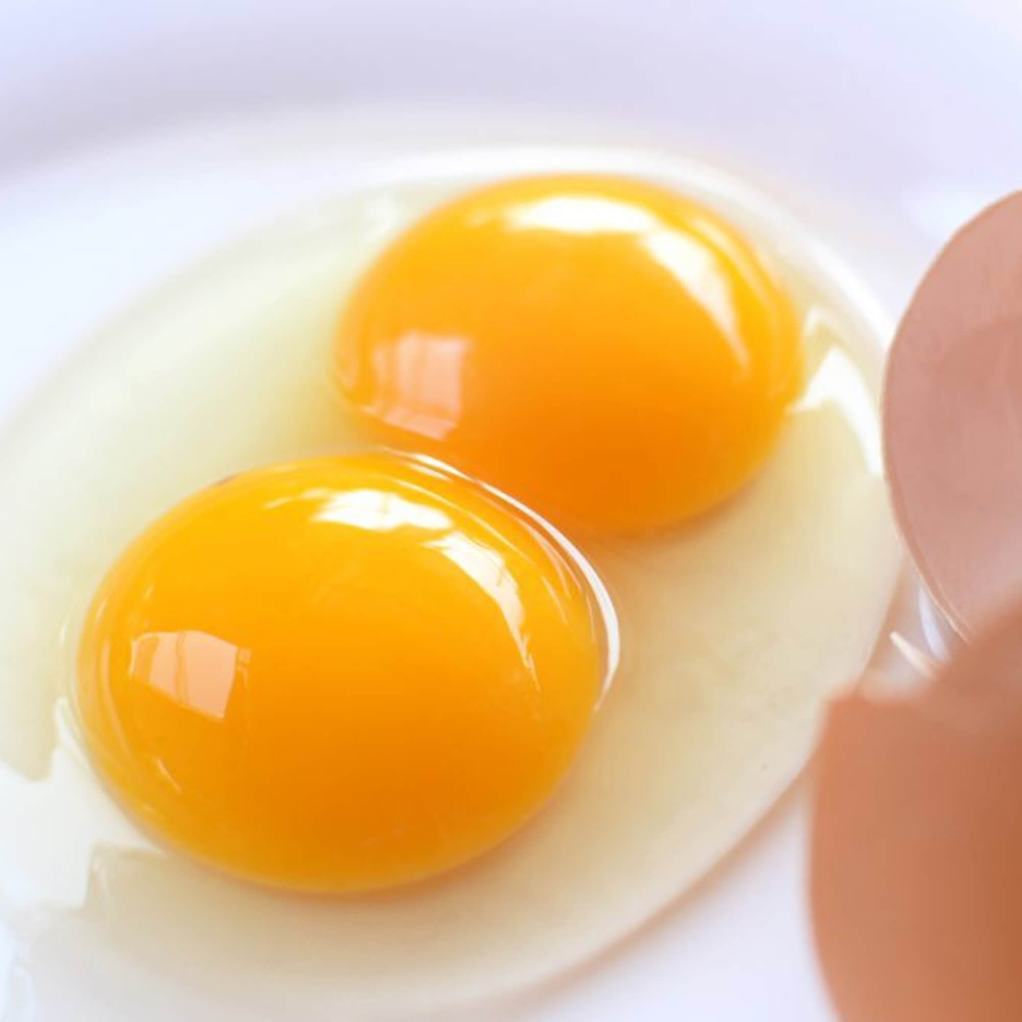 Ăn trứng sống hoặc chưa chín kỹ có thể gây tiêu chảy, sốt và các vấn đề tiêu hóa