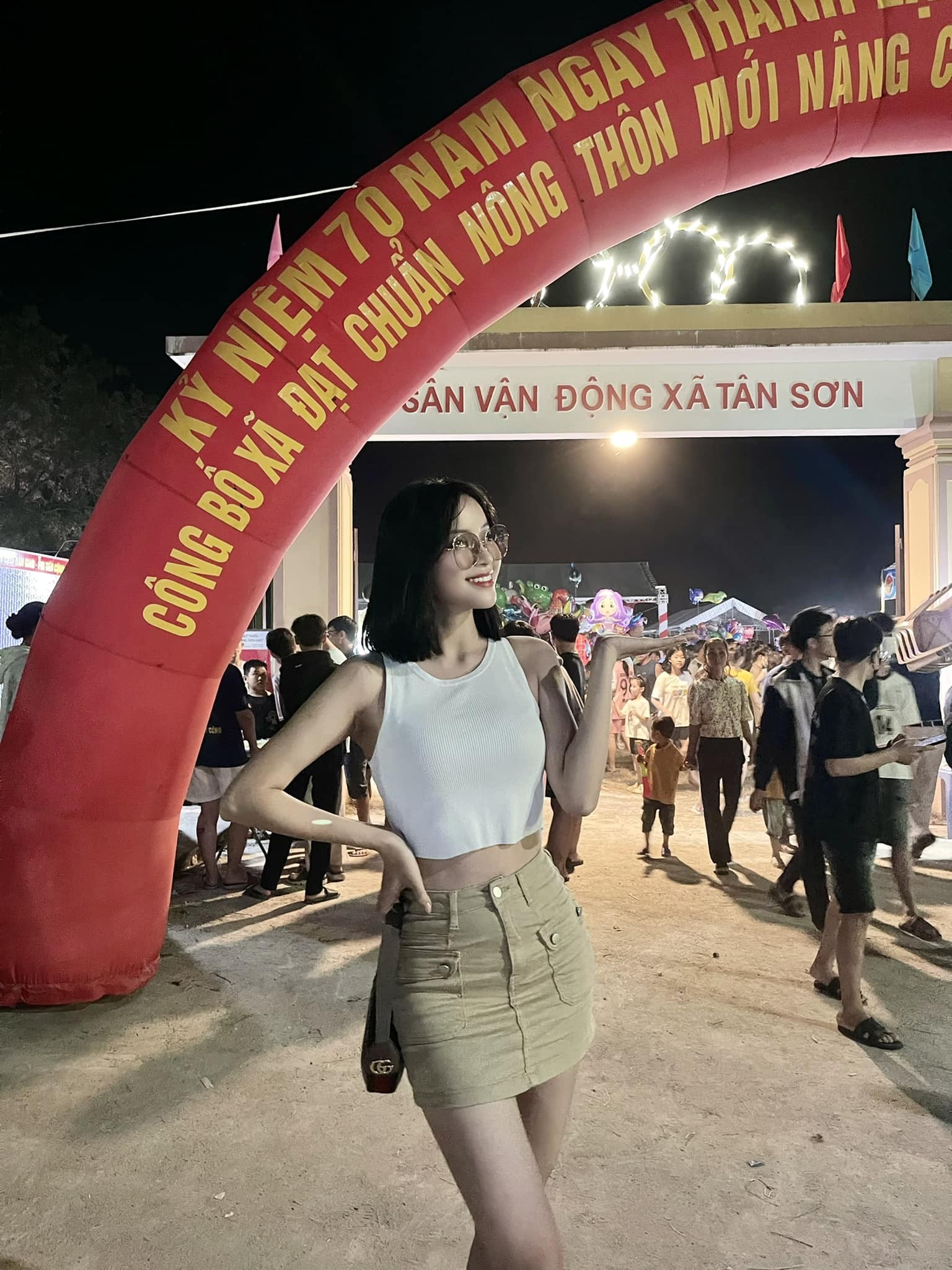 Đào Hiền được khen hợp với tóc ngắn, cô trông trẻ trung, đáng yêu hơn