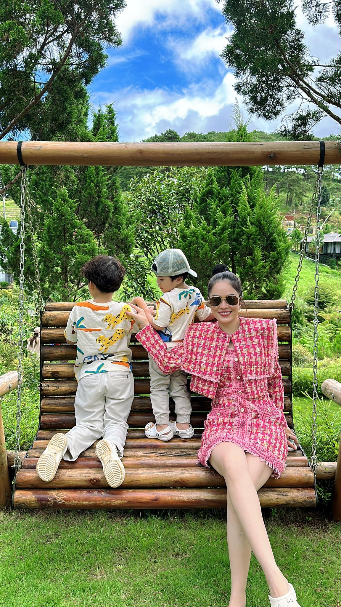 Dương Cẩm Lynh có phản ứng khi được đại gia ngỏ lời yêu, hứa giúp trả nợ sau biến cố - Ảnh 1 Dương Cẩm Lynh có phản ứng khi được đại gia ngỏ lời yêu, hứa giúp trả nợ sau biến cố - Ảnh 1