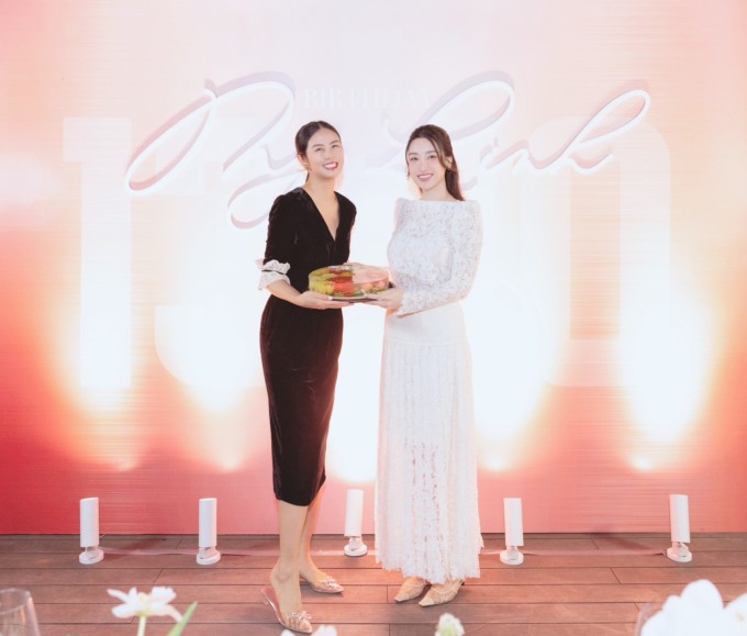 Đỗ Mỹ Linh tiết lộ ông xã có thay đổi lớn, cuộc sống mẹ bỉm thế nào: Bao giờ tái xuất? - Ảnh 2 Đỗ Mỹ Linh tiết lộ ông xã có thay đổi lớn, cuộc sống mẹ bỉm thế nào: Bao giờ tái xuất? - Ảnh 2