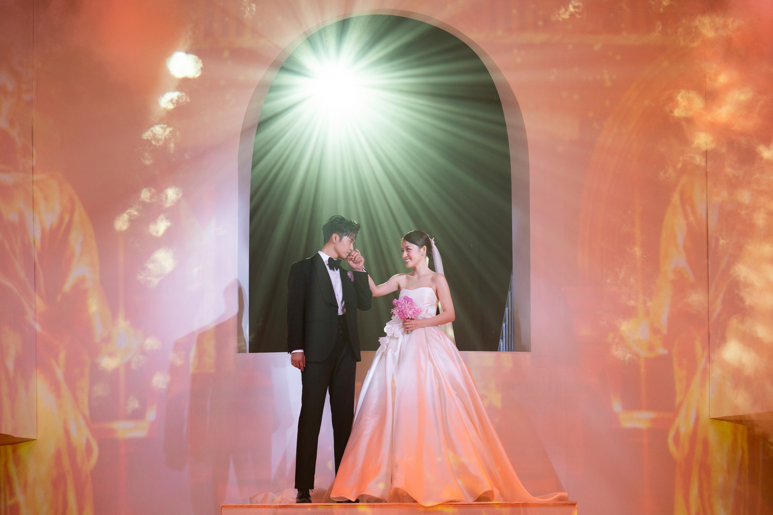 Hôn lễ của Gin Tuấn Kiệt và Puka được tổ chức tại một địa điểm sang trọng