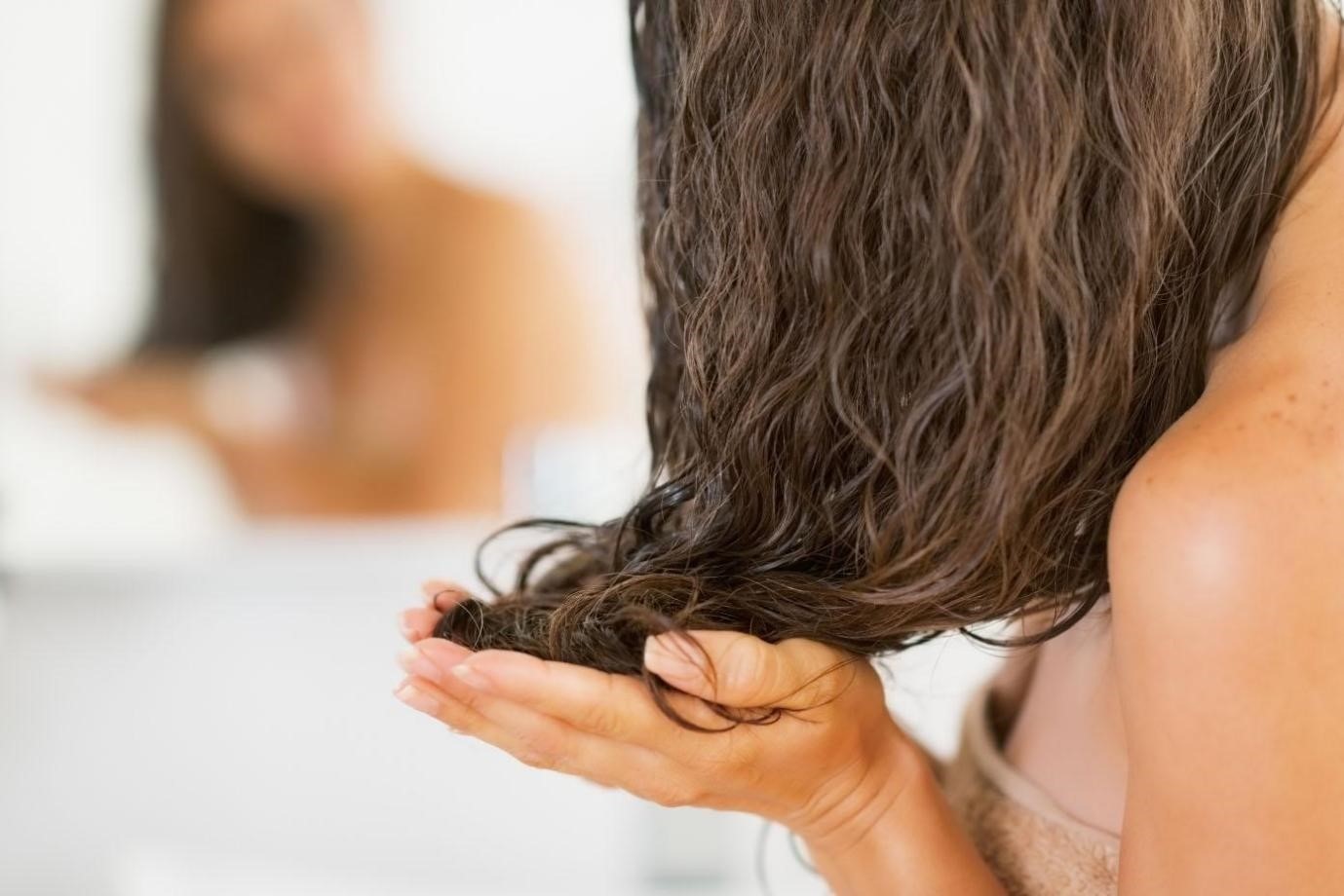 Mái tóc chắc khỏe là thành quả nuôi dưỡng từ bên trong