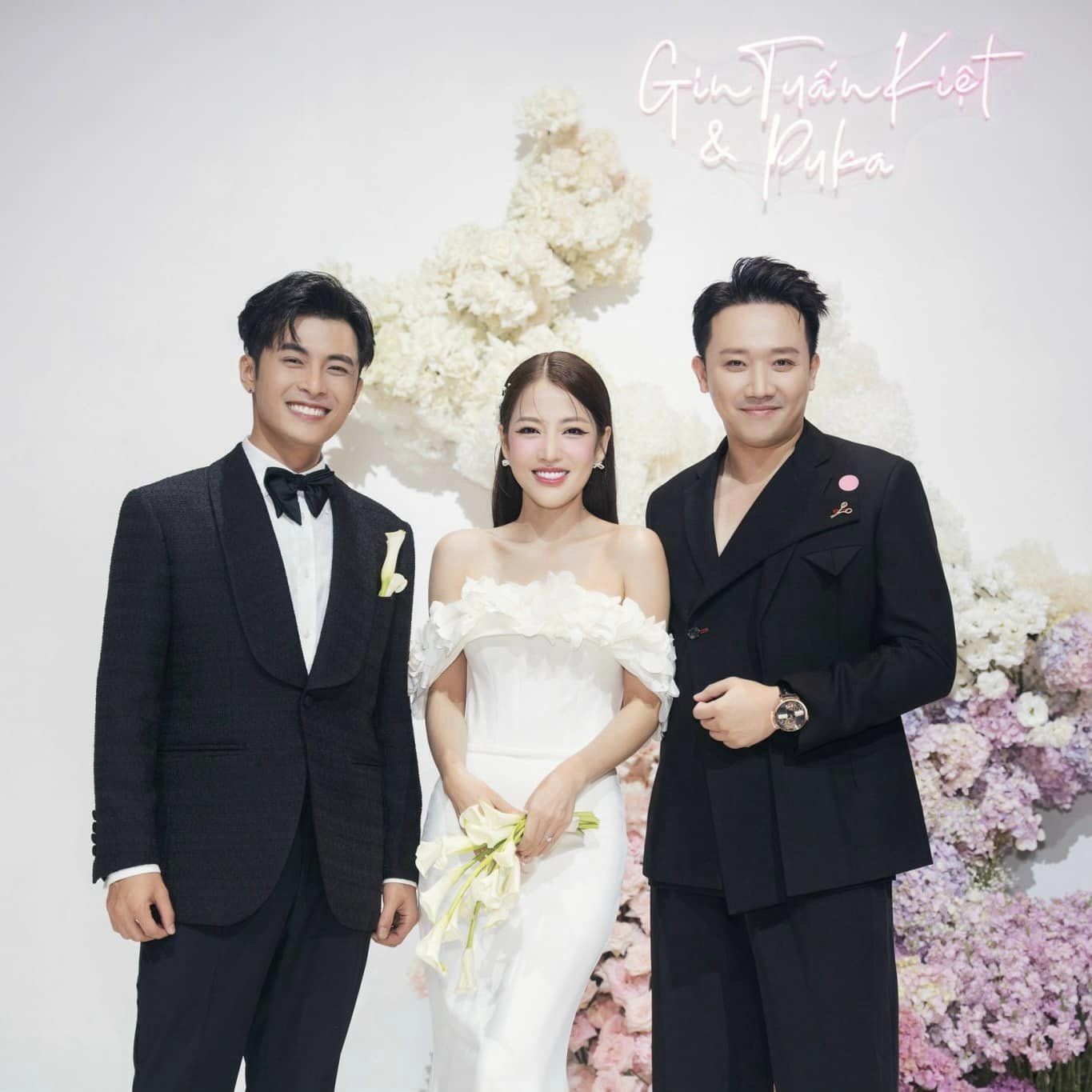 Trấn Thành cực điển trai khi tham gia đám cưới cưới của cặp đôi Puka và Gin Tuấn Kiệt