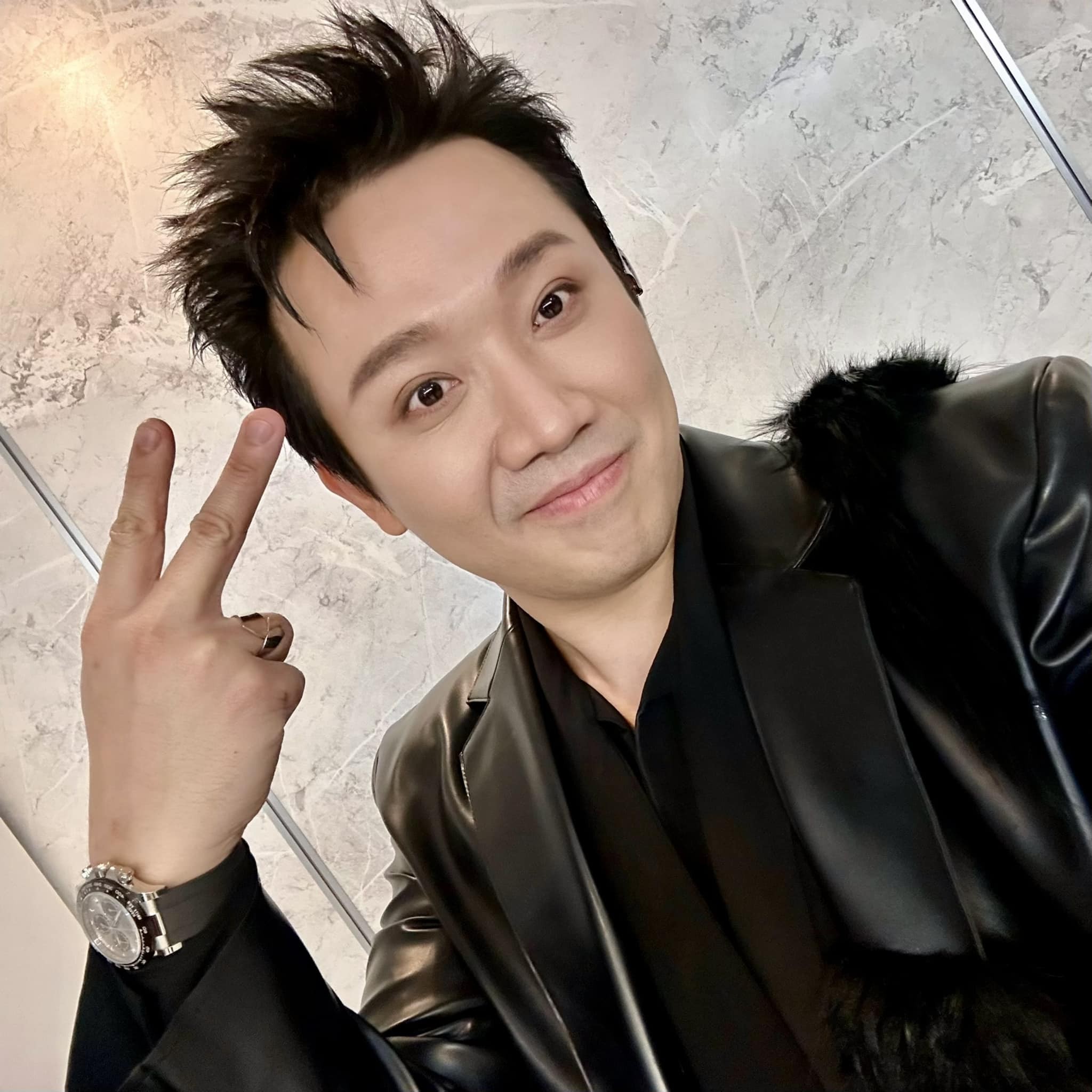 Trấn Thành có động thái giữa nghi vấn sang Hàn 'trùng tu' diện mạo, 1 chi tiết gây hoang mang - Ảnh 1 Trấn Thành có động thái giữa nghi vấn sang Hàn 'trùng tu' diện mạo, 1 chi tiết gây hoang mang - Ảnh 1