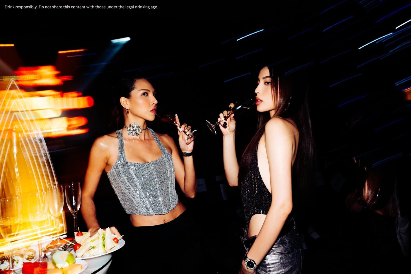 Trước lời đồn đoán tình cảm cả hai không lên tiếng phủ nhận hay đính chính