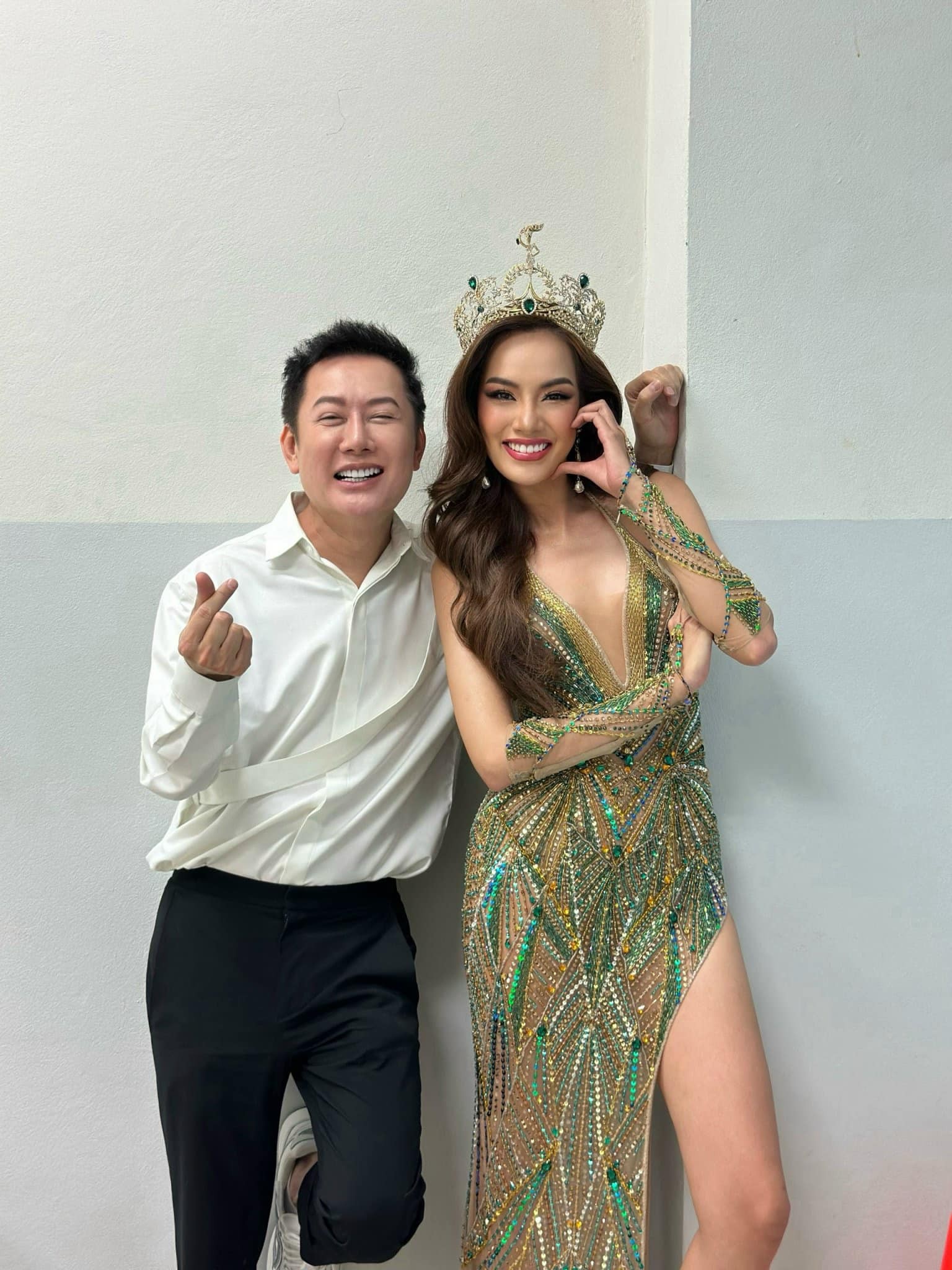 Lê Hoàng Phương bắt đầu nhiệm kỳ đầy bận rộn, thậm chí được cho rằng chẳng thua kém đàn chị Hoa hậu Hòa bình Quốc tế 2021 - Thùy Tiên Lê Hoàng Phương bắt đầu nhiệm kỳ đầy bận rộn, thậm chí được cho rằng chẳng thua kém đàn chị Hoa hậu Hòa bình Quốc tế 2021 - Thùy Tiên