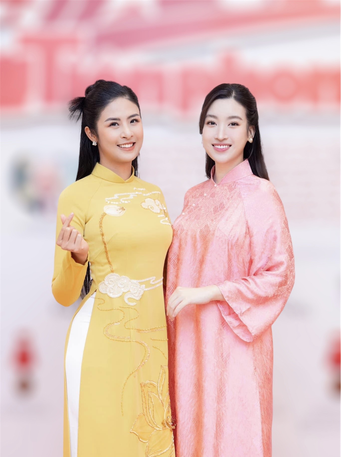 Mẹ bỉm tự tin đọ sắc với các mỹ nhân đình đám Mẹ bỉm tự tin đọ sắc với các mỹ nhân đình đám