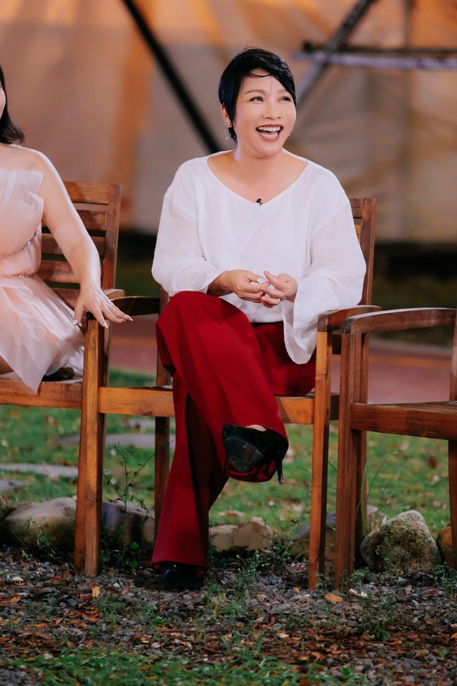 Mỹ Linh luôn toát ra nguồn năng lượng tích cực Mỹ Linh luôn toát ra nguồn năng lượng tích cực