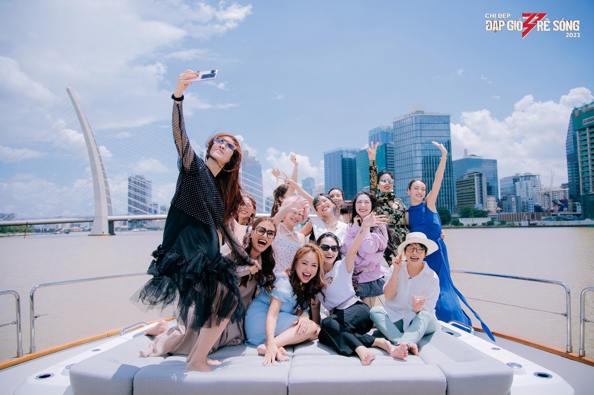 Tập 4 Chị Đẹp Đạp Gió Rẽ Sóng và những 'dấu hỏi': MC mất tích, cú twist nhóm Trang Pháp gây xôn xao - Ảnh 1