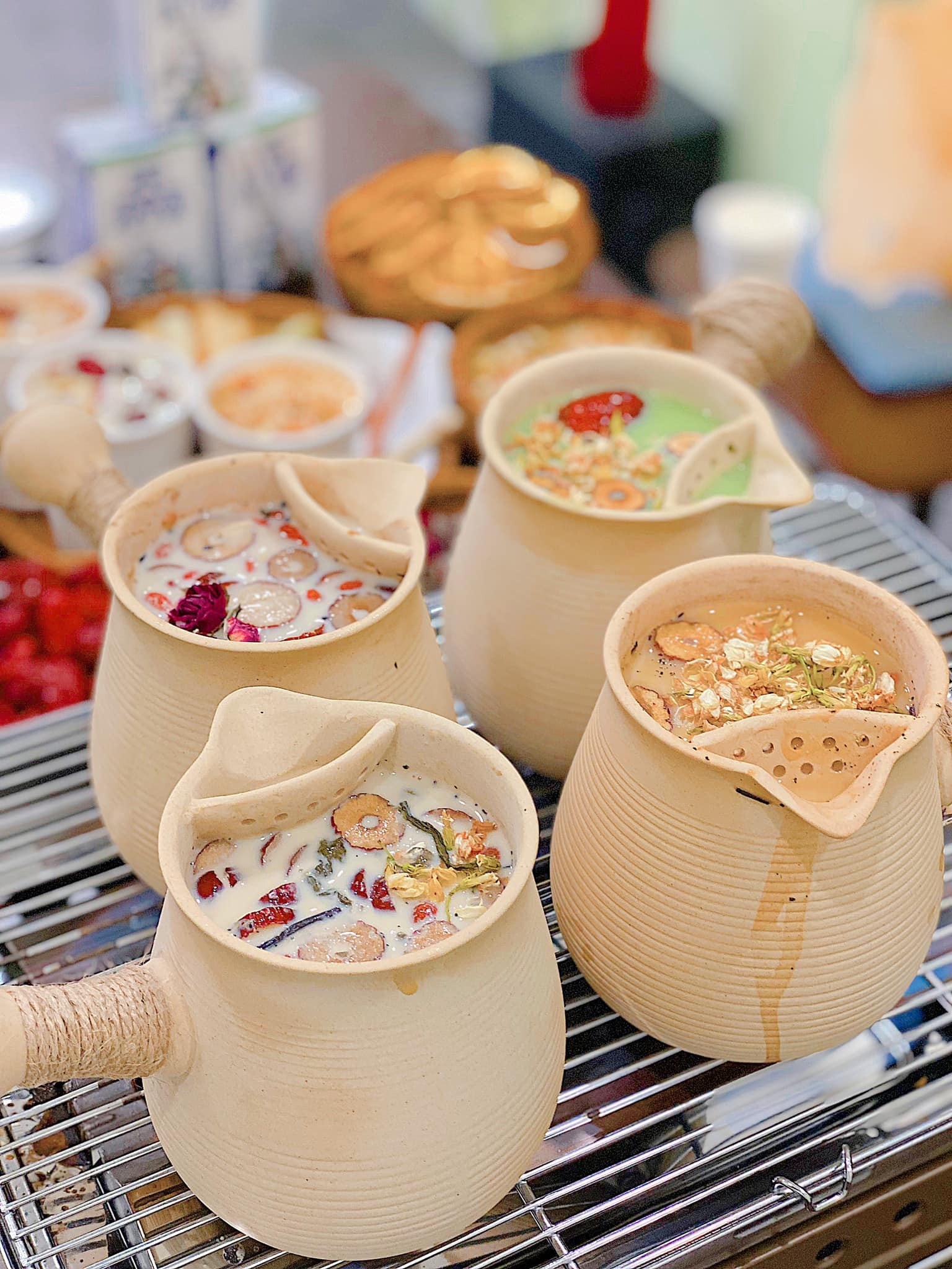 Trà sữa đất nung (hay còn gọi là trà sữa nướng Vân Nam) hiện đang gây sốt