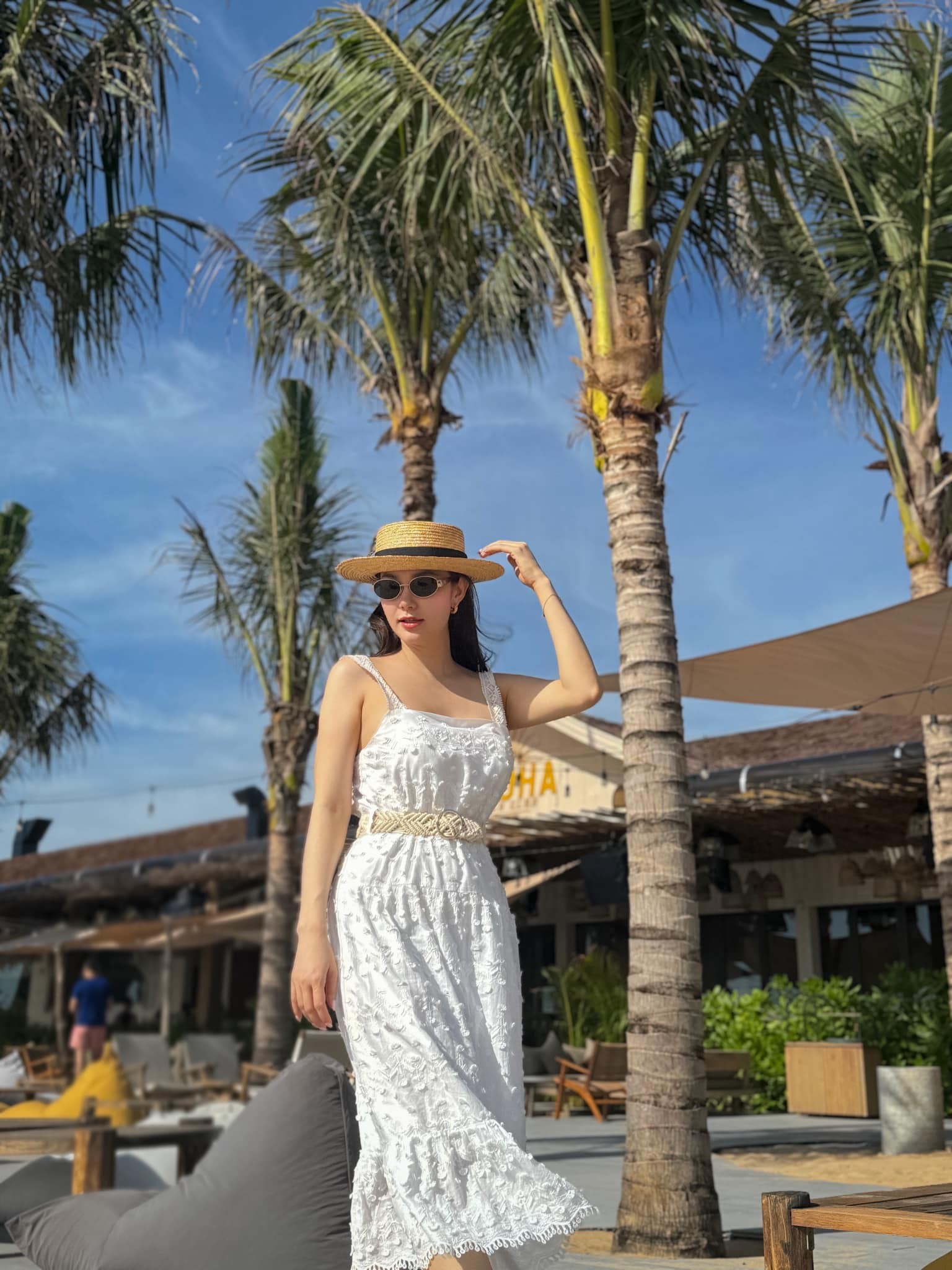 Minh Hằng tự tin khoe vóc dáng thon gọn sau thời gian ngắn sinh con trong chuyến du lịch biển