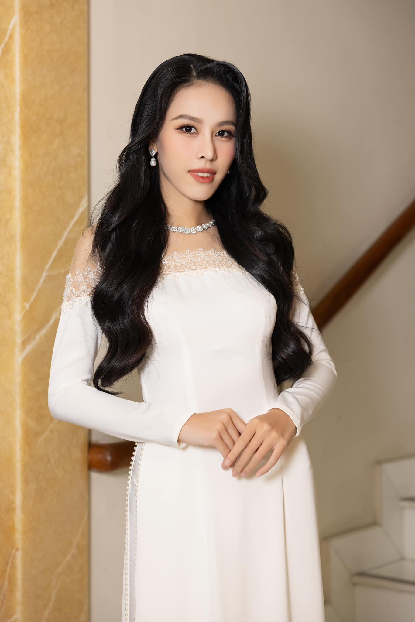 Hai 'hổ chiến' đang oanh tạc đấu trường quốc tế: Ngọc Hằng - Lan Anh ai sẽ thăng hạng sắc đẹp Việt? - Ảnh 1