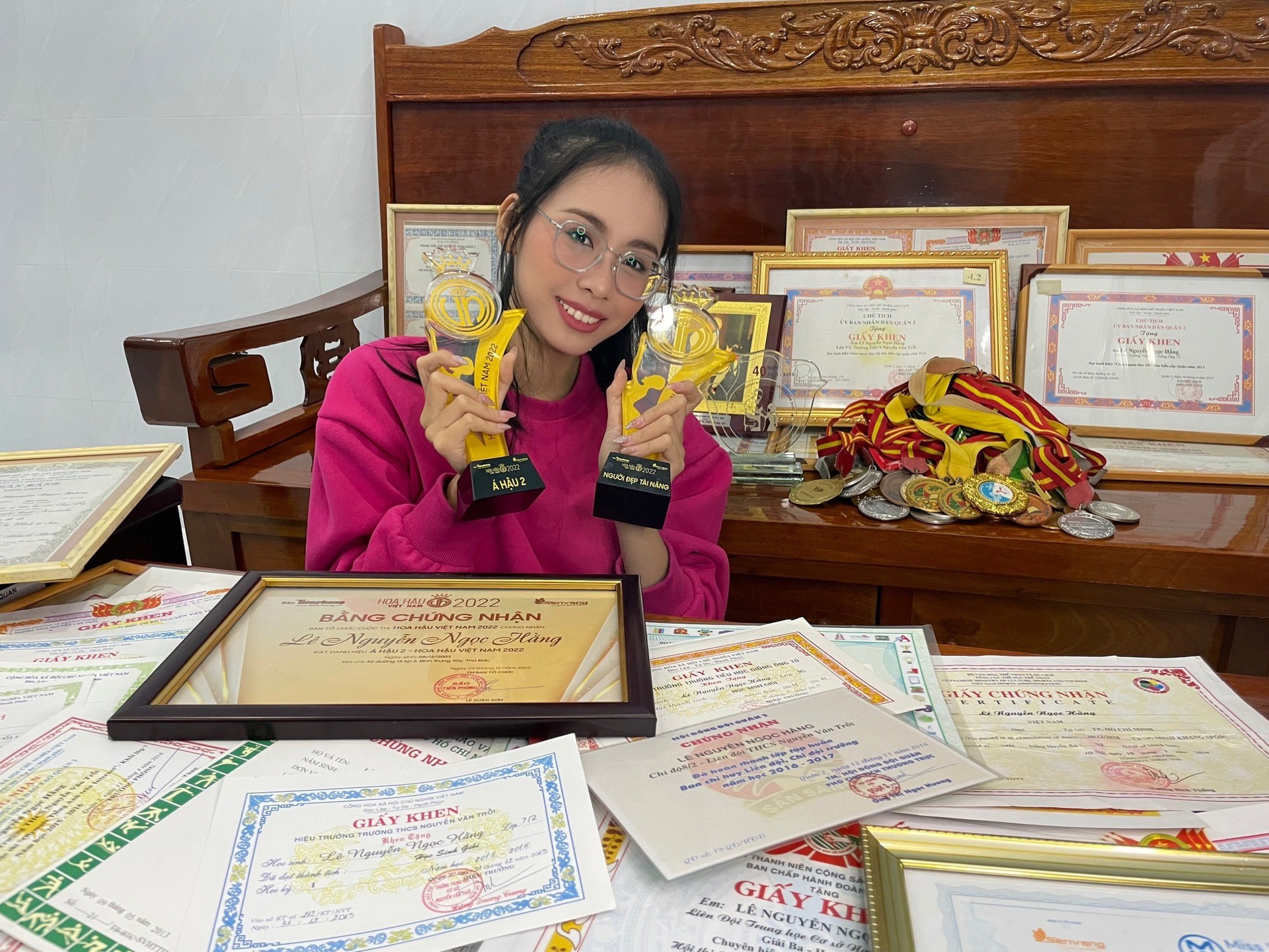 Bên cạnh nhan sắc, kỹ năng lẫn học thức, Ngọc Hằng 'bỏ túi' nhiều thành tích khủng