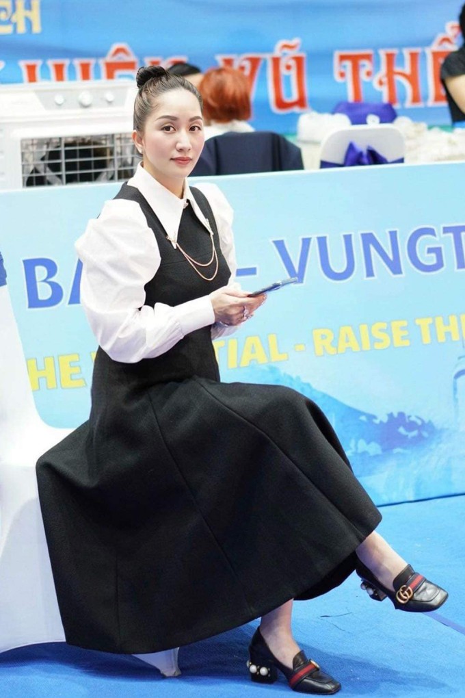 Khánh Thi đã quay trở lại với công việc, cô được khen đằm thắm hậu sinh con gái thứ 3 Khánh Thi đã quay trở lại với công việc, cô được khen đằm thắm hậu sinh con gái thứ 3