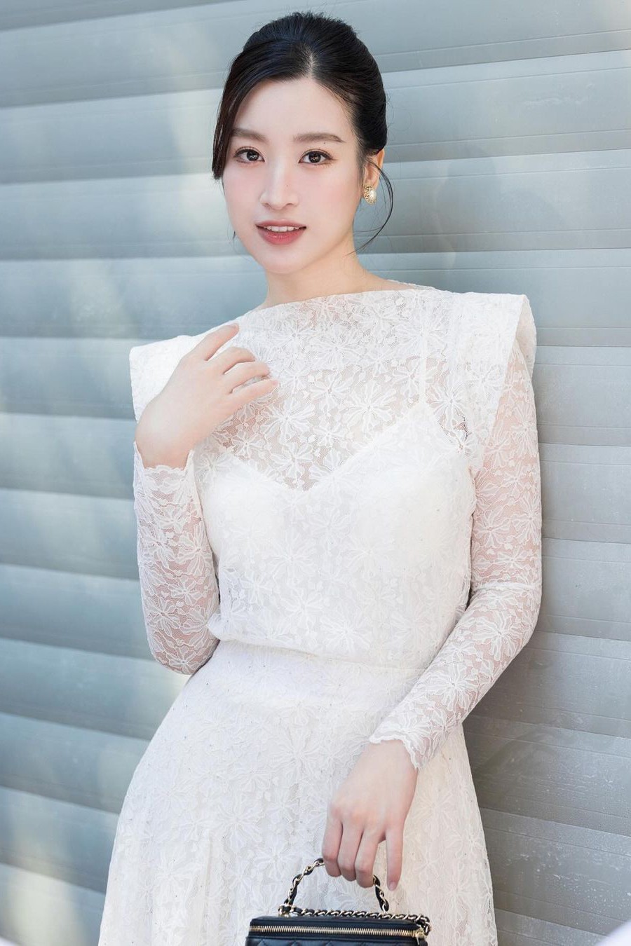 Đỗ Mỹ Linh kín tiếng hơn sau khi thành nàng dâu hào môn