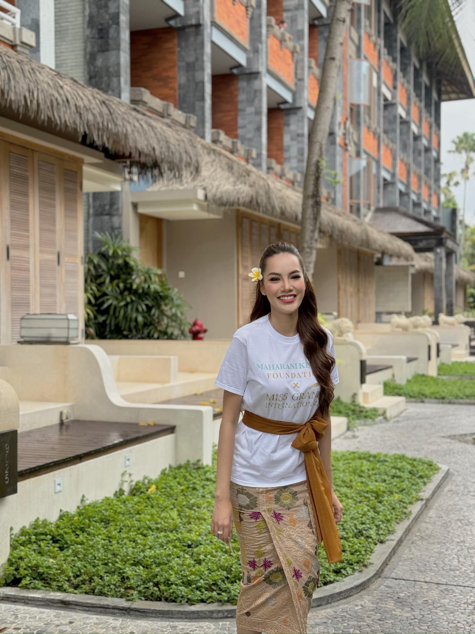 Mỹ nhân 9x bận rộn với công việc trong lẫn ngoài nước