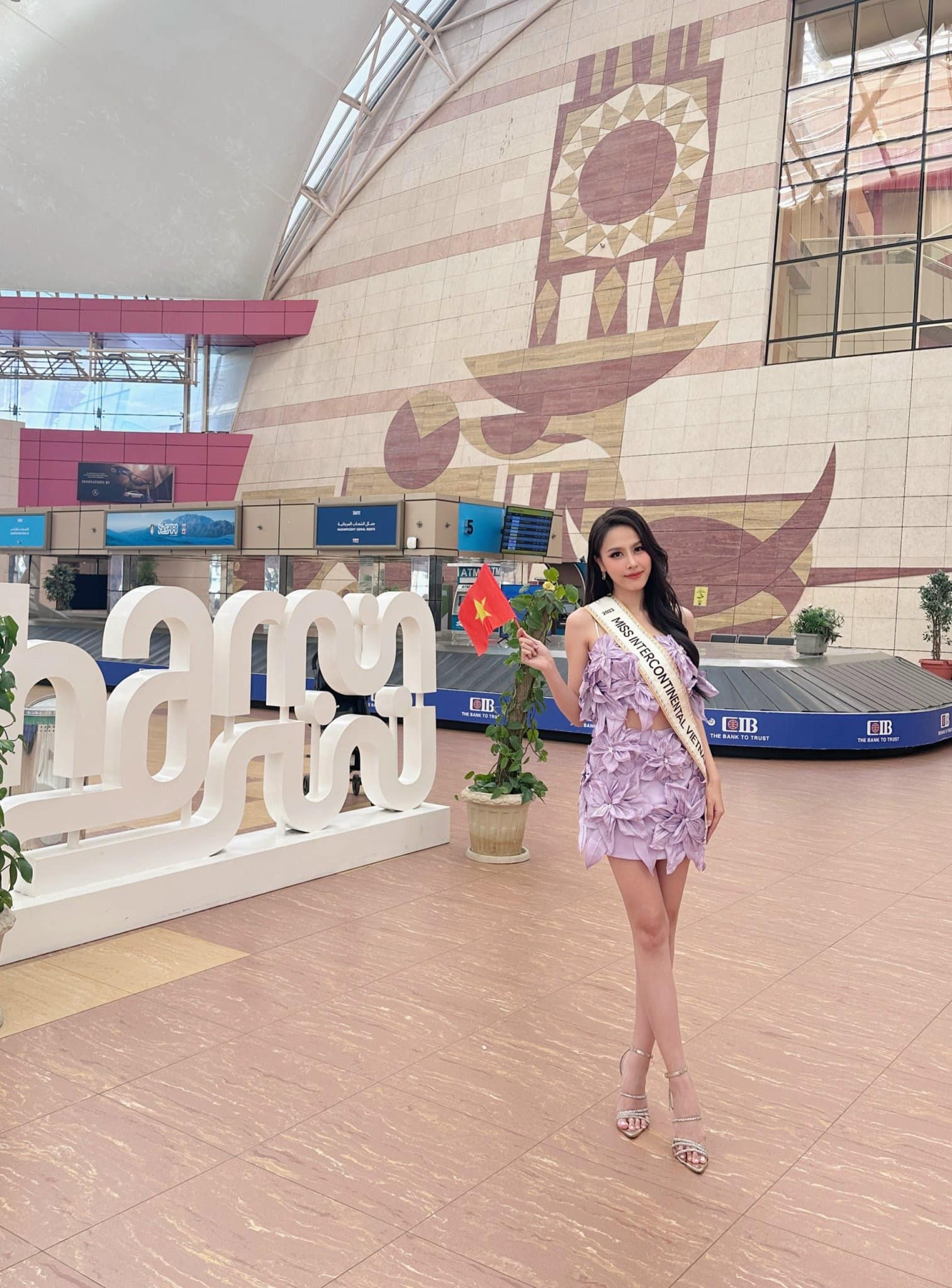 Lê Nguyễn Ngọc Hằng thi Miss Intercontinental 2023 như 'trình diễn thời trang', hễ xuất hiện lại gây sốt Lê Nguyễn Ngọc Hằng thi Miss Intercontinental 2023 như 'trình diễn thời trang', hễ xuất hiện lại gây sốt