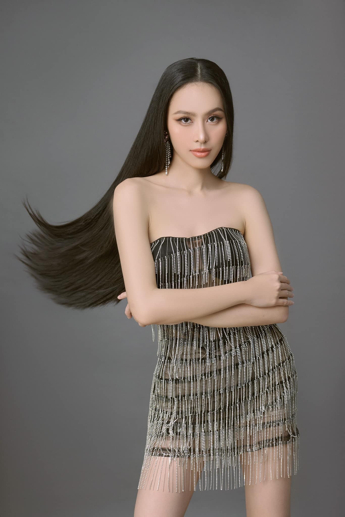 Ngọc Hằng 'oanh tạc' BXH Miss Intercontinental, Lan Anh ngày càng bứt phá ở Miss Earth - Ảnh 3