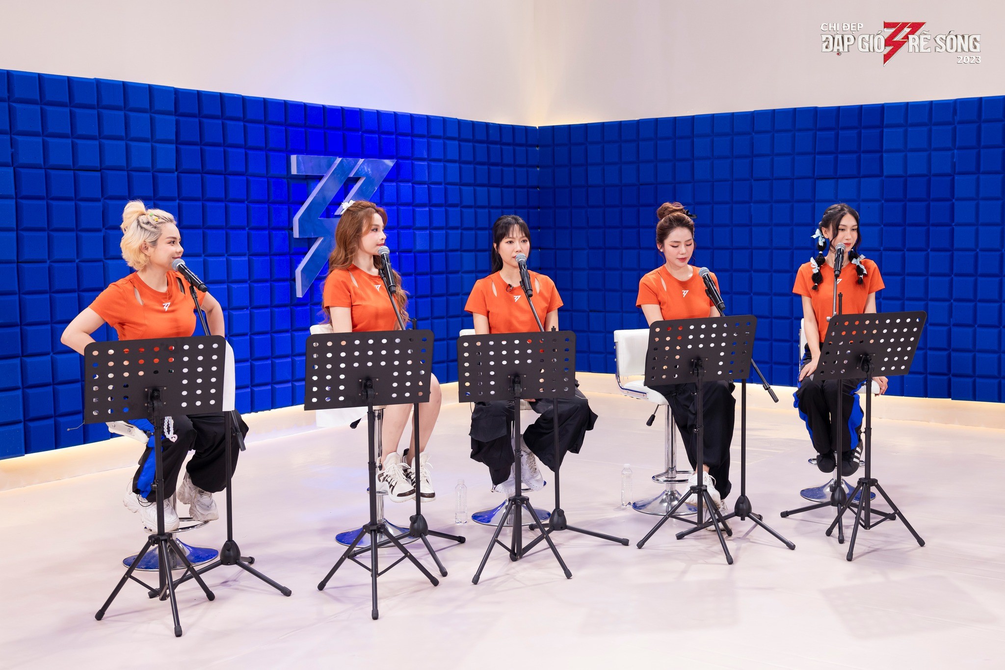 Nhóm Diệu Nhi gấp rút tập luyện cho Công diễn 2