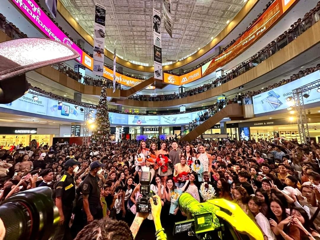 Lê Hoàng Phương nhận được sự chào đón từ đông đảo khán giả