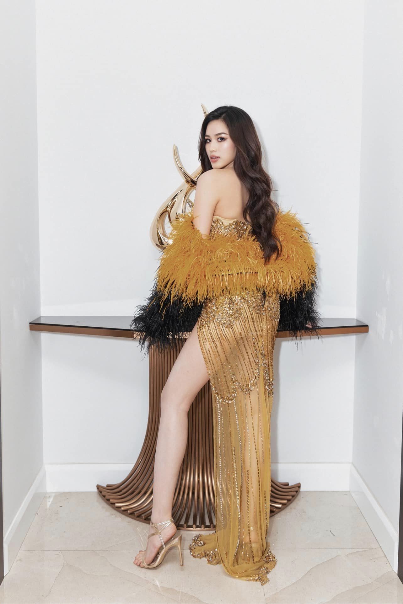 Đỗ Thị Hà đều dễ dàng chiếm spotlight nhờ visual mỗi khi xuất hiện