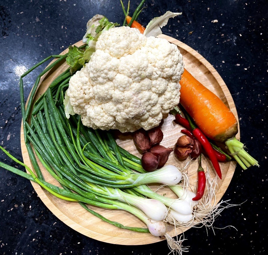 Súp lơ xanh với súp lơ trắng đang vào mùa, loại nào ăn tốt hơn? - Ảnh 1