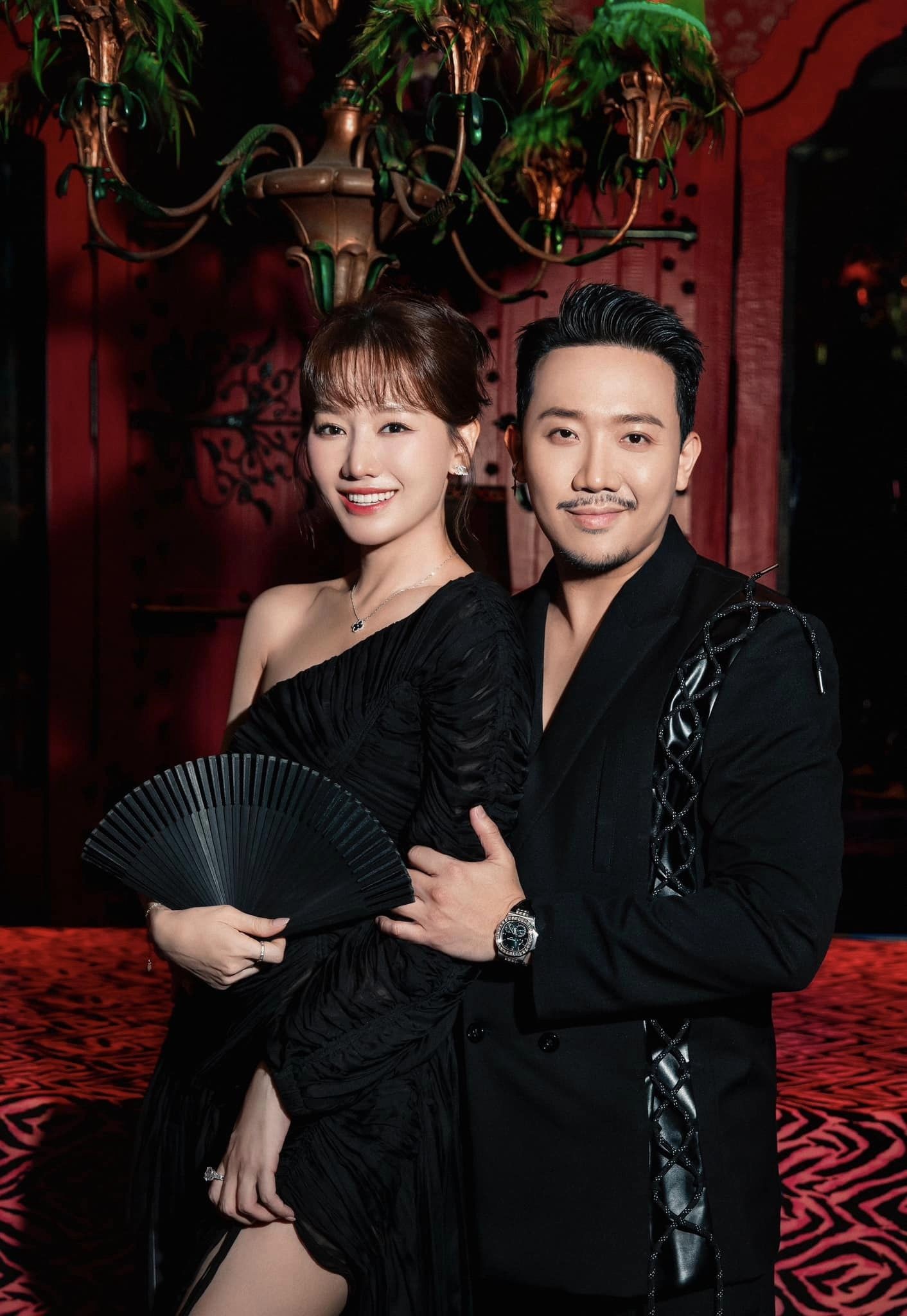 Trấn Thành - Hari Won khiến nhiều khán giả ngưỡng mộ bởi tình cảm chân thành Trấn Thành - Hari Won khiến nhiều khán giả ngưỡng mộ bởi tình cảm chân thành