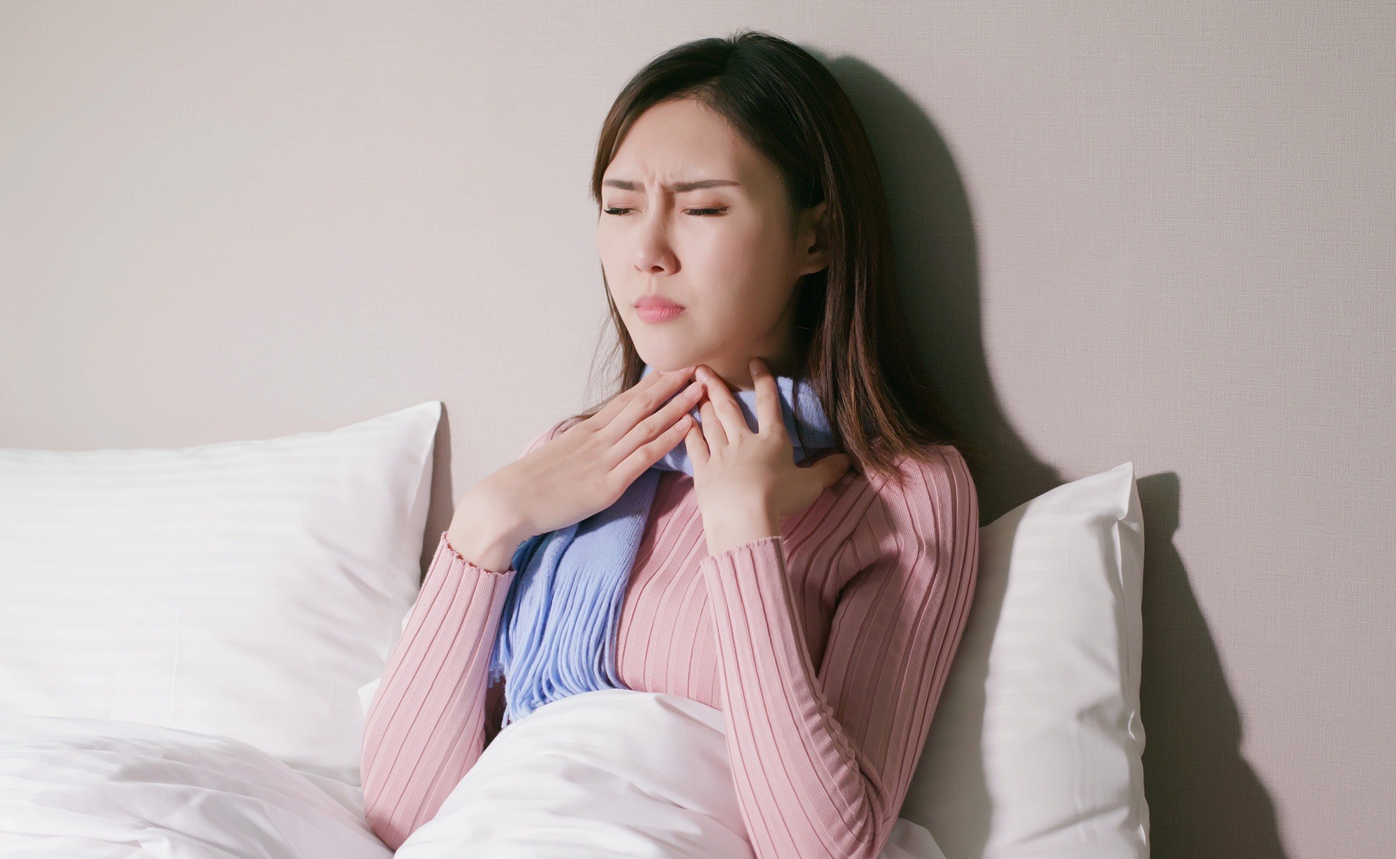 Thời tiết lạnh có thể làm khô niêm mạc trong họng Thời tiết lạnh có thể làm khô niêm mạc trong họng