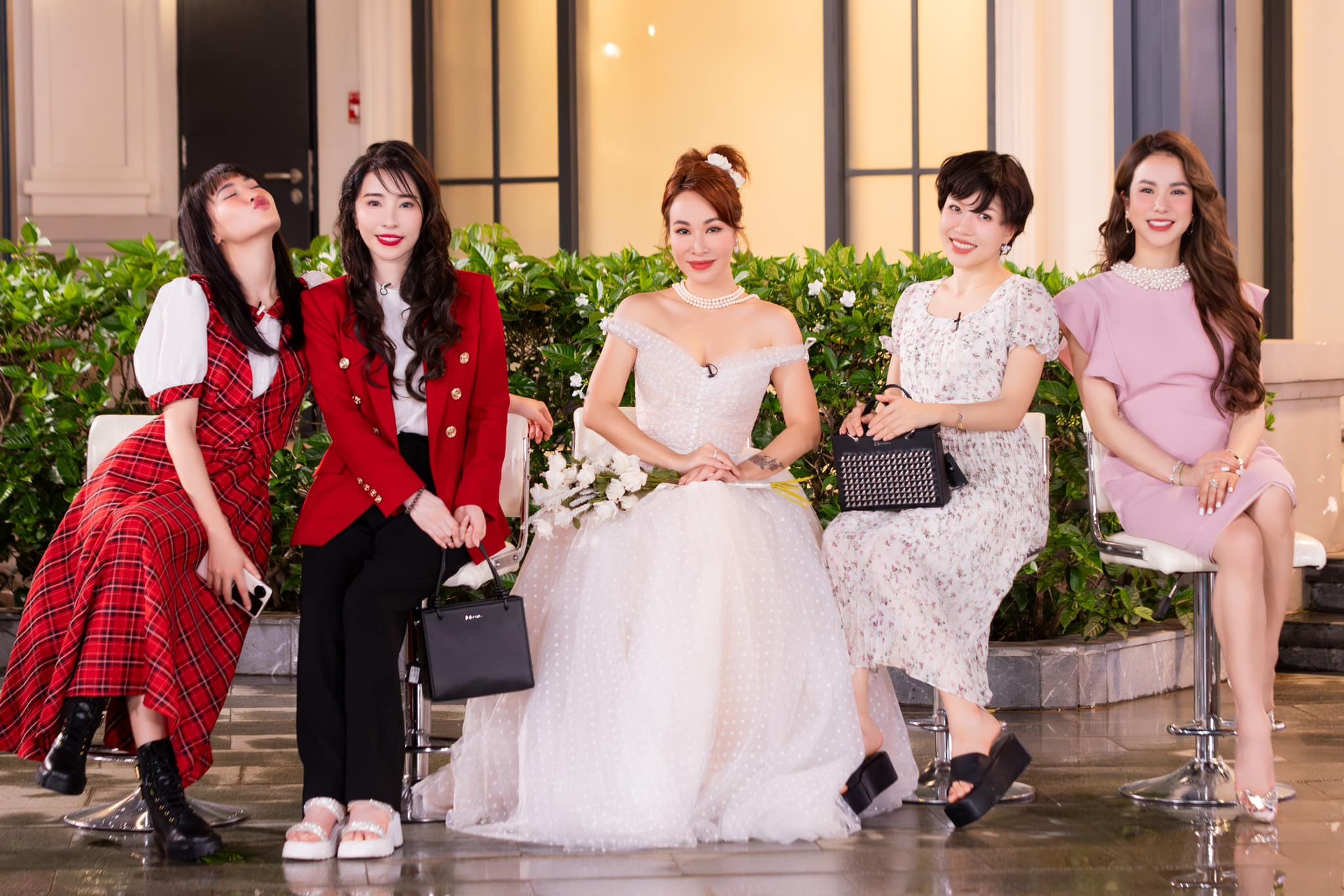 Trang Pháp nhận xét về đội trưởng Lan Ngọc sau Công diễn 2 Chị Đẹp, thừa nhận áp lực vì lý do này - Ảnh 3