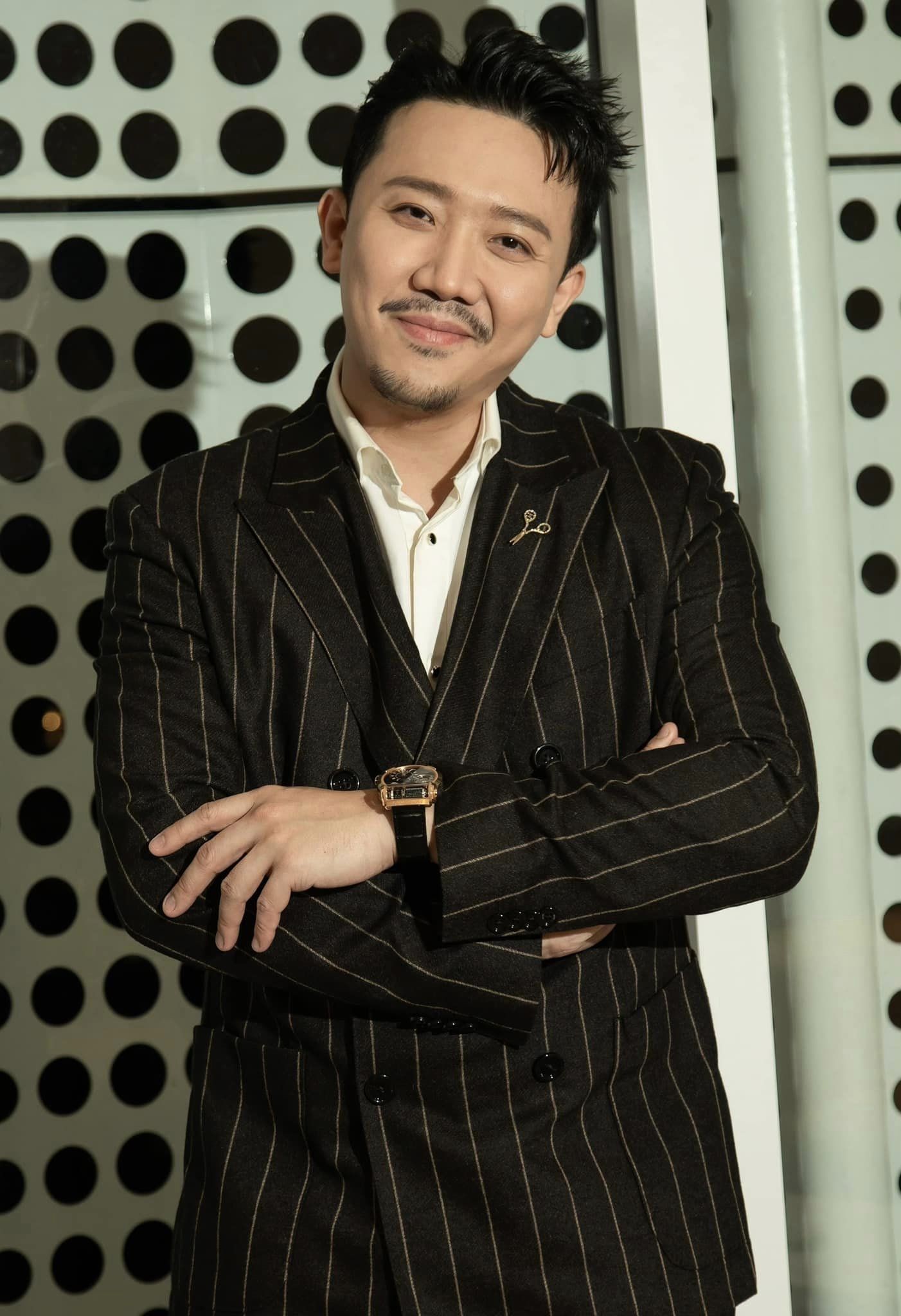 Trấn Thành khiến người hâm mộ mê mẩn với gu thời trang độc đáo