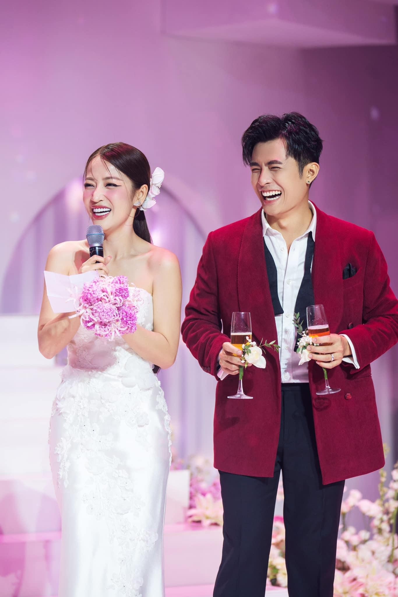 PuKa và Gin Tuấn Kiệt 5 lần tổ chức đám cưới PuKa và Gin Tuấn Kiệt 5 lần tổ chức đám cưới