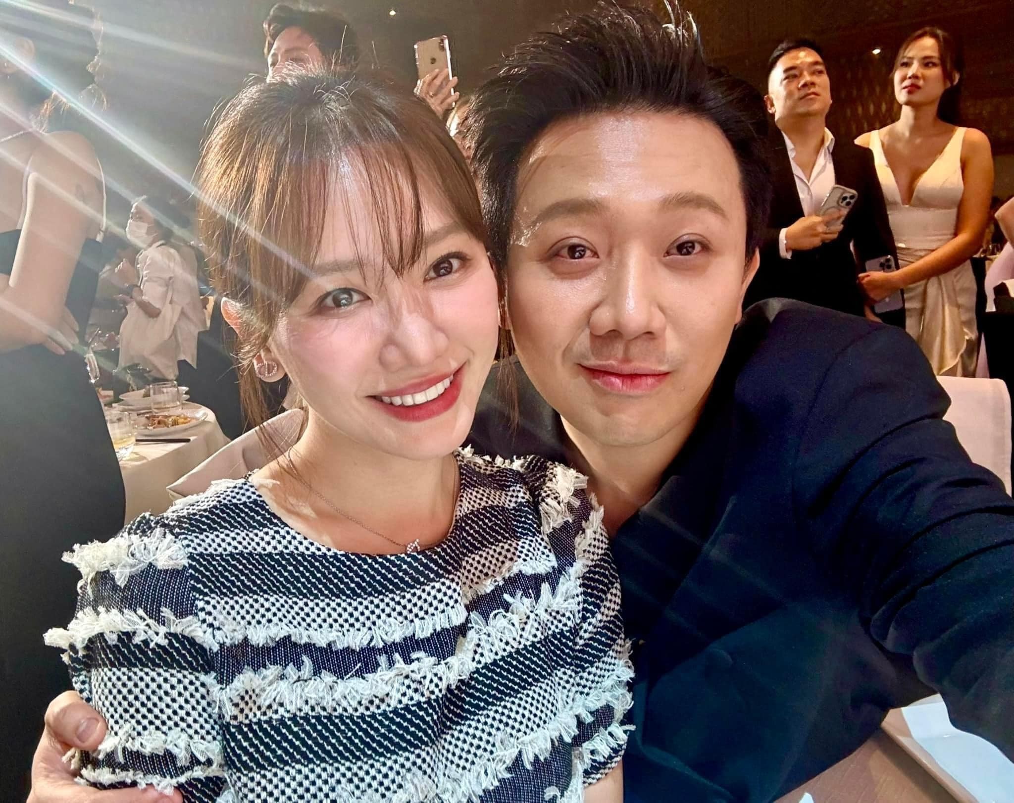 Hari Won - Trấn Thành ghi lại những khoảnh khắc hạnh phúc tại sự kiện trọng đại của Diễm My