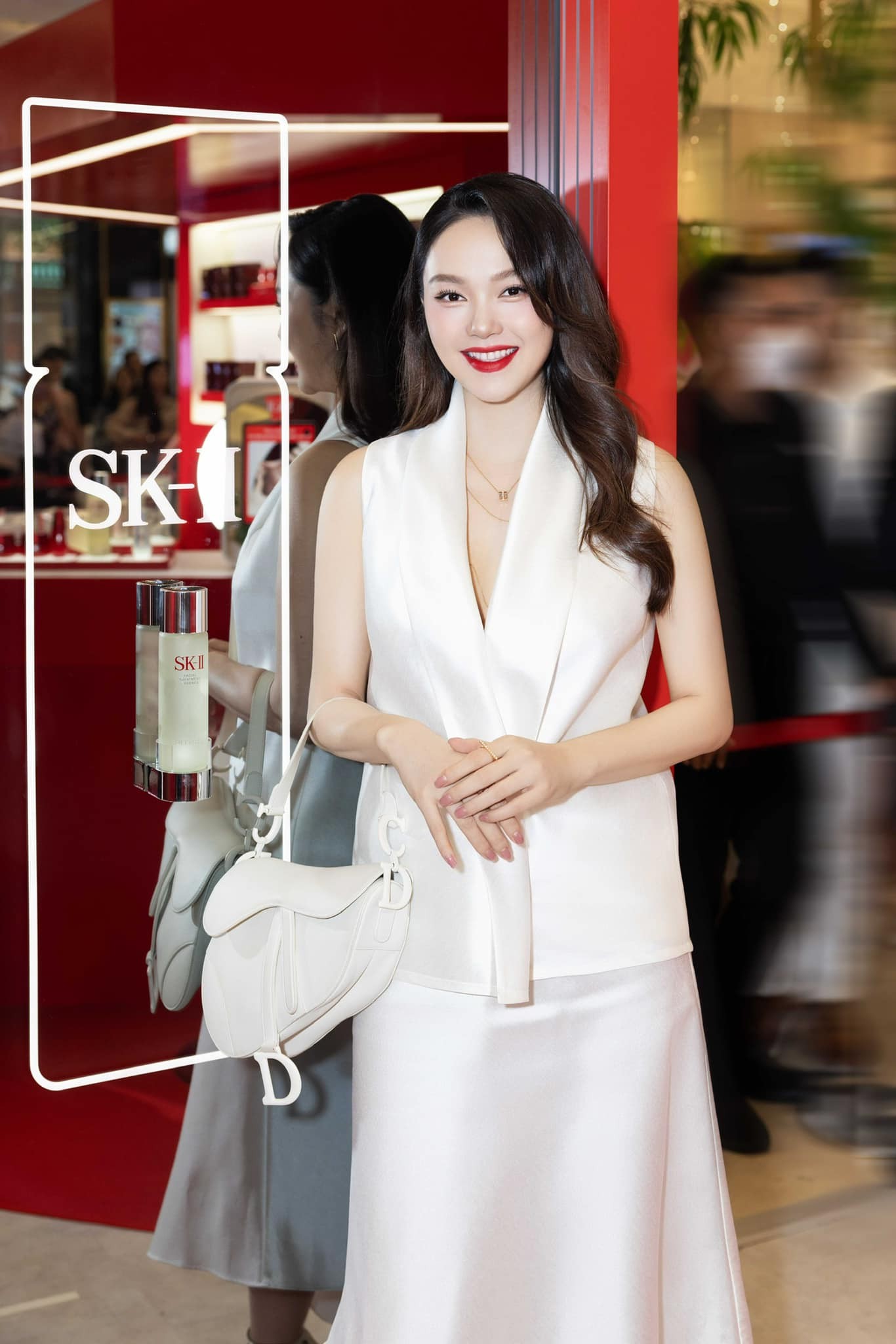 Minh Hằng được khen đằm thắm hơn thời son rỗi