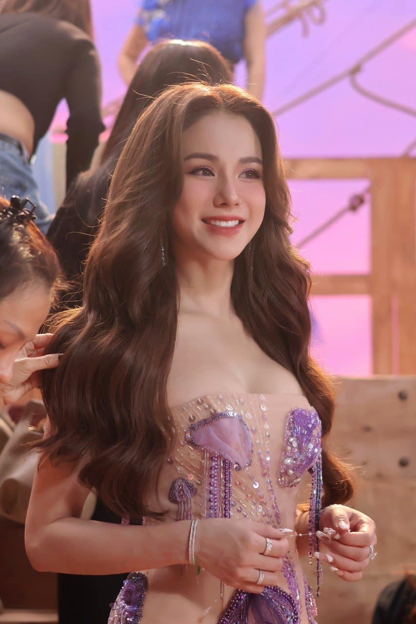 Diva Mỹ Linh dành 'mưa lời khen' cho Diệp Lâm Anh - Hương Ly - Ảnh 1