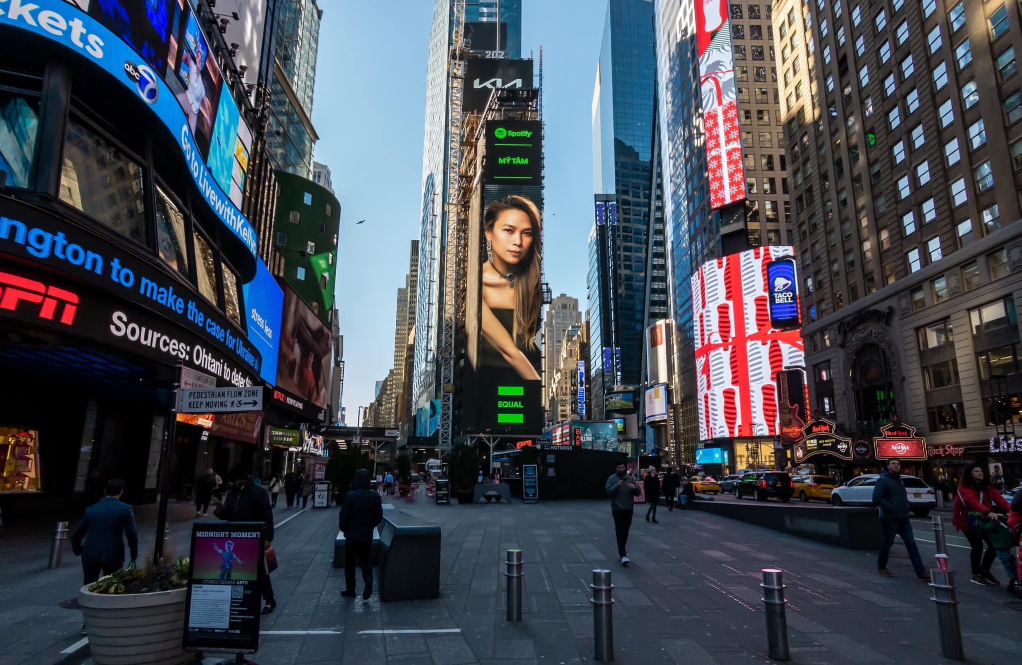 Mỹ Tâm lần 2 xuất hiện tại Quảng trường Thời đại (Mỹ)