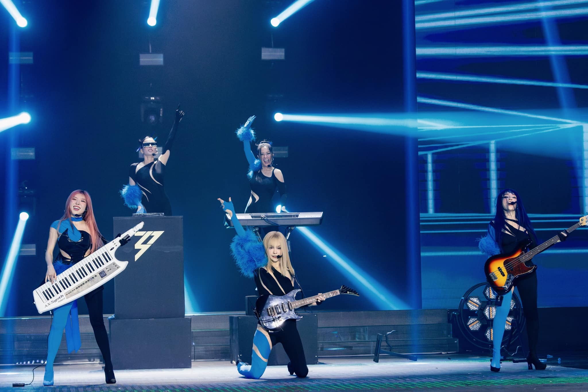 Trang Pháp nhắc tên Lệ Quyên, làm rõ mối quan hệ với đàn chị khiến dân tình xôn xao bấy lâu - Ảnh 2