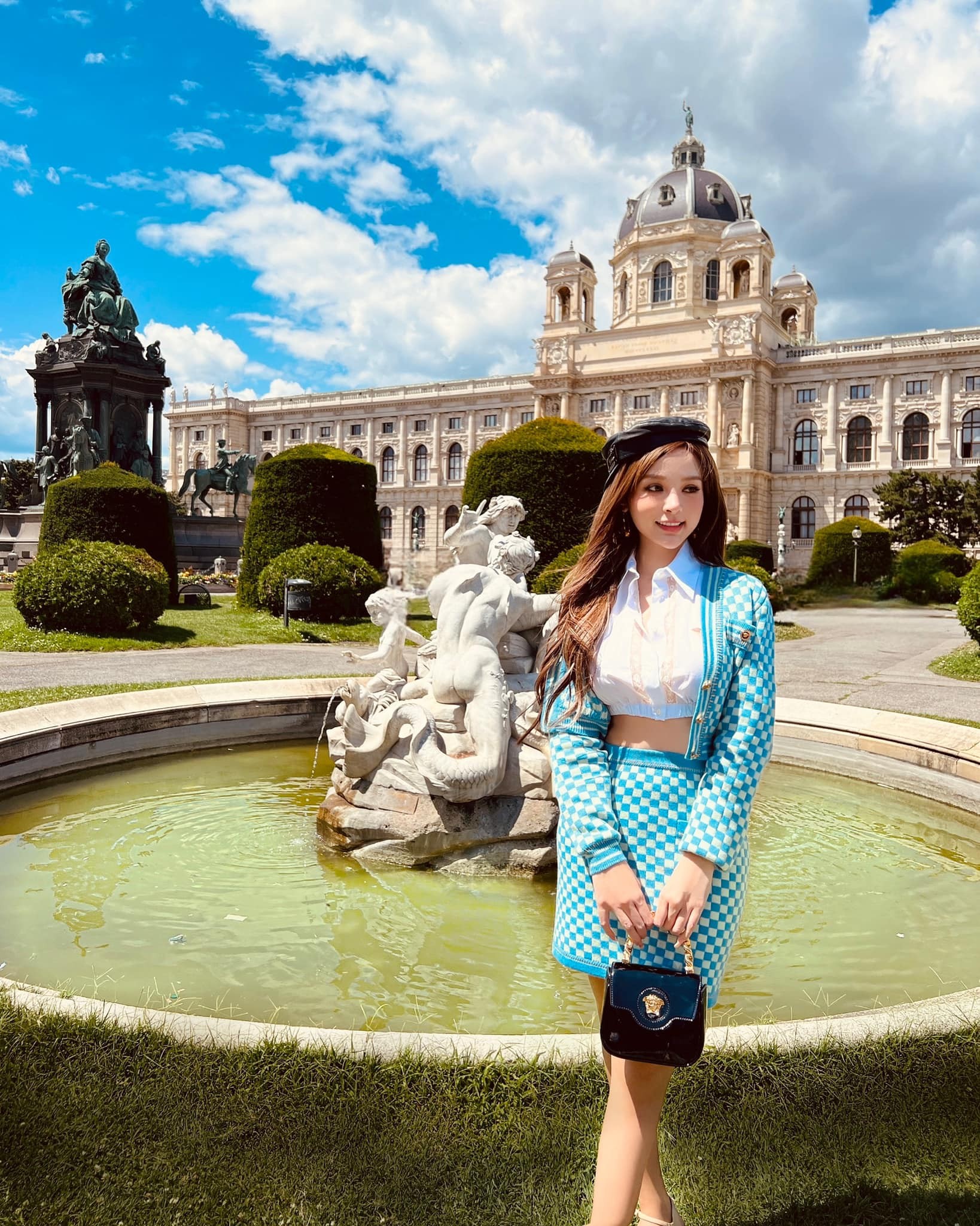 Khối tài sản khổng lồ của Chị đẹp khiến bao người trầm trồ