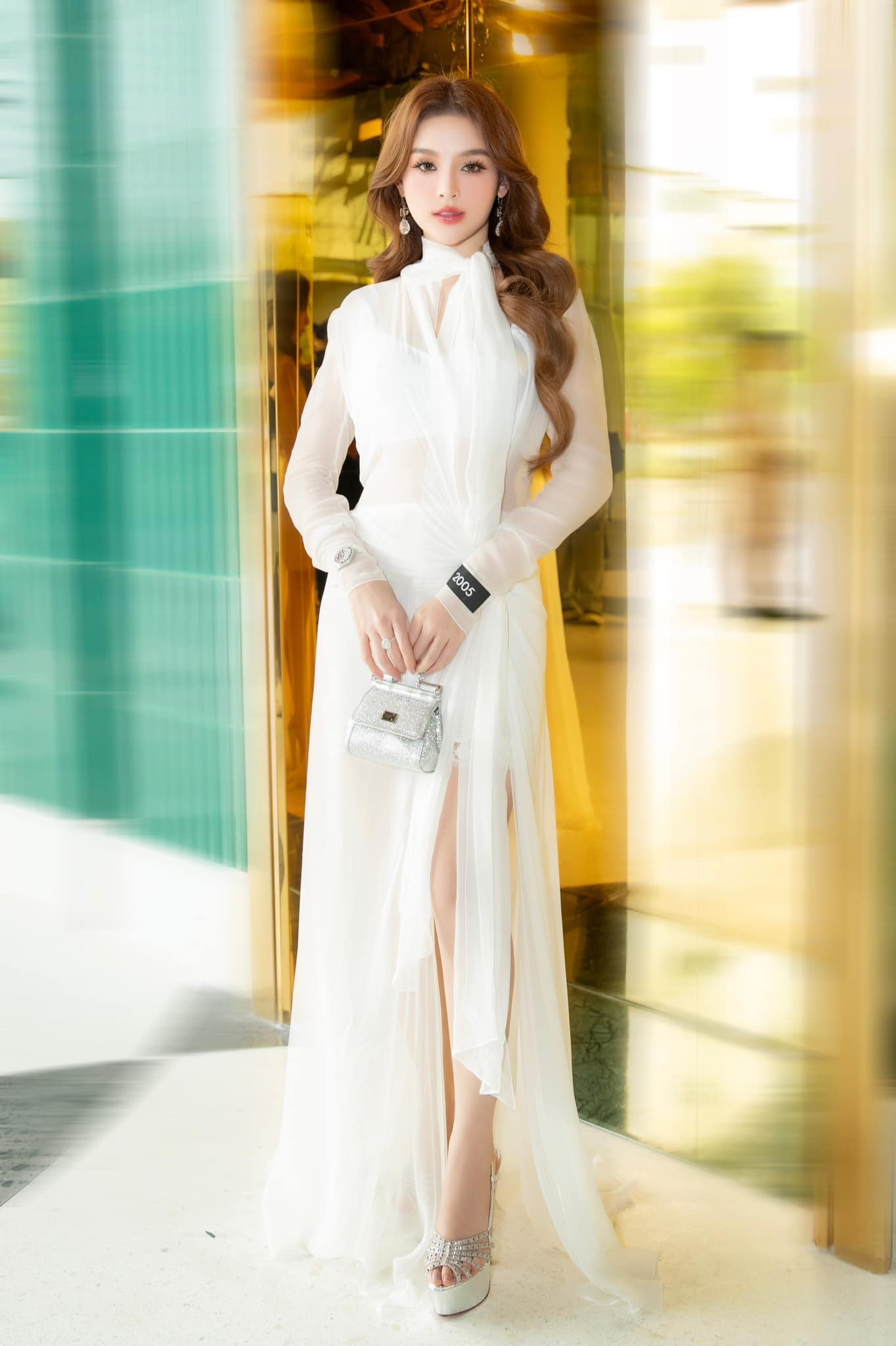 Huyền Baby sang Singapore chỉ để mua váy dự họp báo Chị Đẹp Đạp Gió Rẽ Sóng 2023