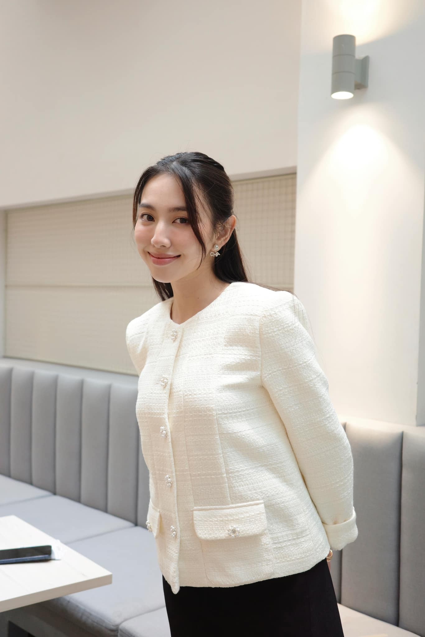 Thùy Tiên là hình mẫu lý tưởng của phụ nữ hiện đại 'tài sắc vẹn toàn'