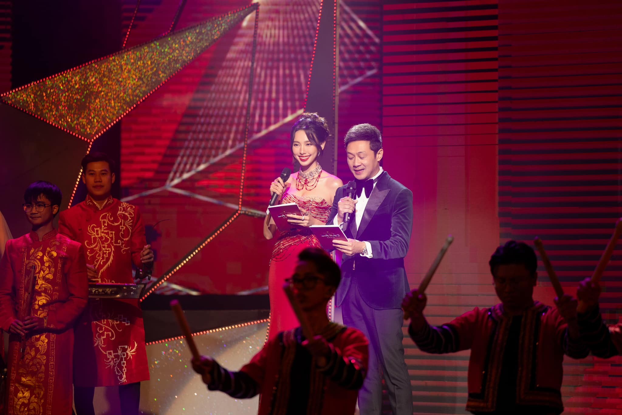 Hết làm MC, Thùy Tiên được ngỏ lời mời đóng phim: Nàng hậu tài sắc vẹn toàn - Ảnh 1