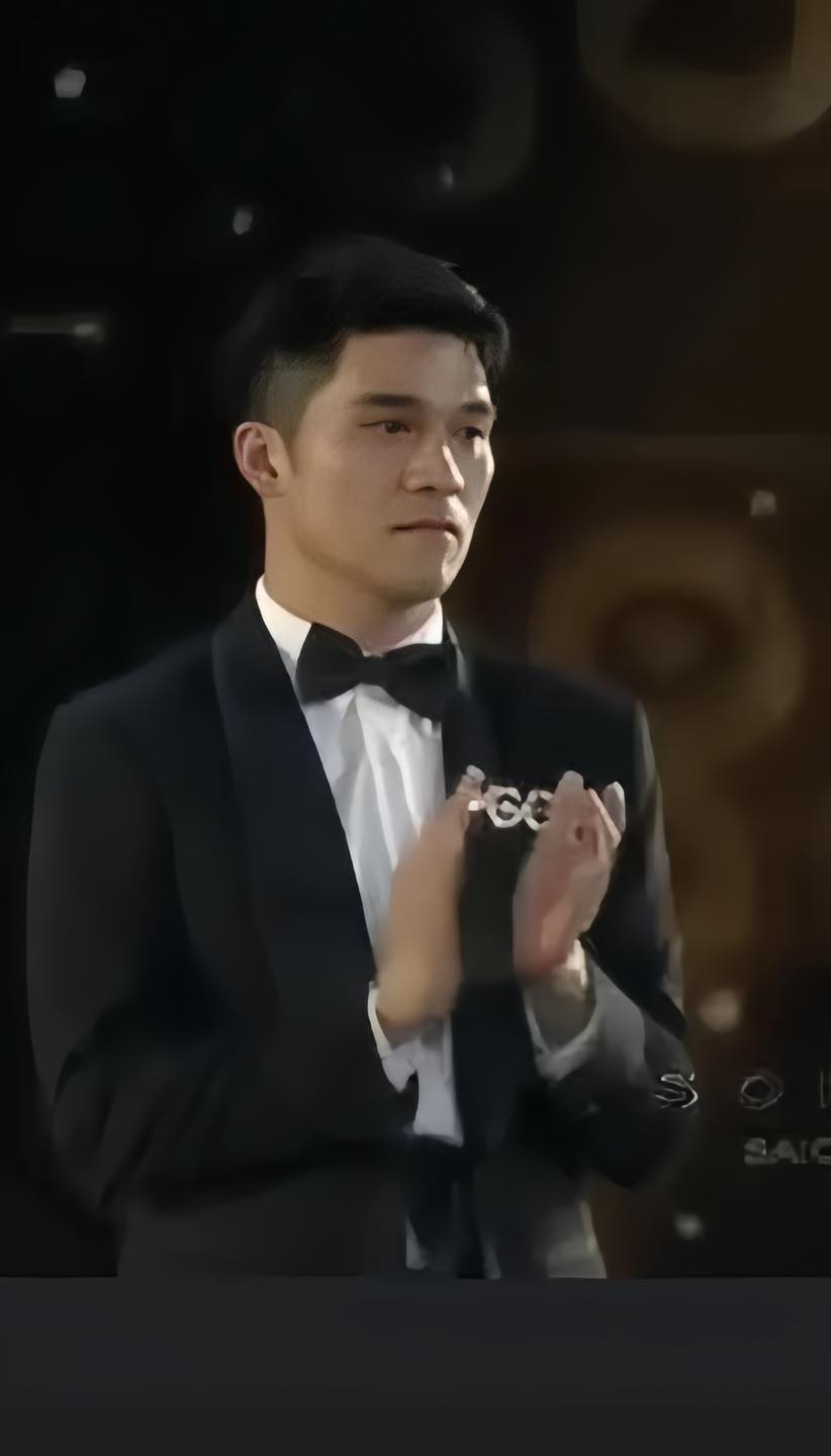 CEO Bảo Hoàng lộ biểu cảm thẫn thờ khi Xuân Hạnh đăng quang Hoa hậu Hoàn vũ Việt Nam CEO Bảo Hoàng lộ biểu cảm thẫn thờ khi Xuân Hạnh đăng quang Hoa hậu Hoàn vũ Việt Nam