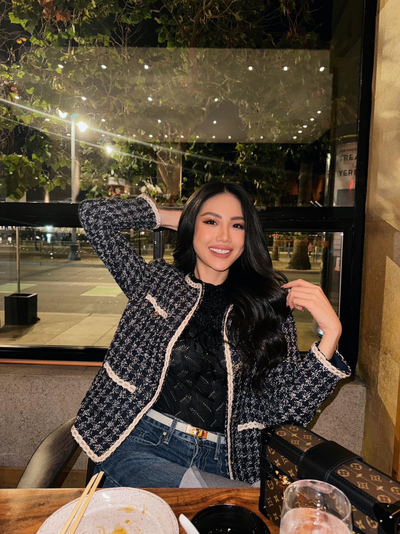 Miss Universe Vietnam 2023 - Bùi Quỳnh Hoa rạng rỡ trong loạt ảnh mới