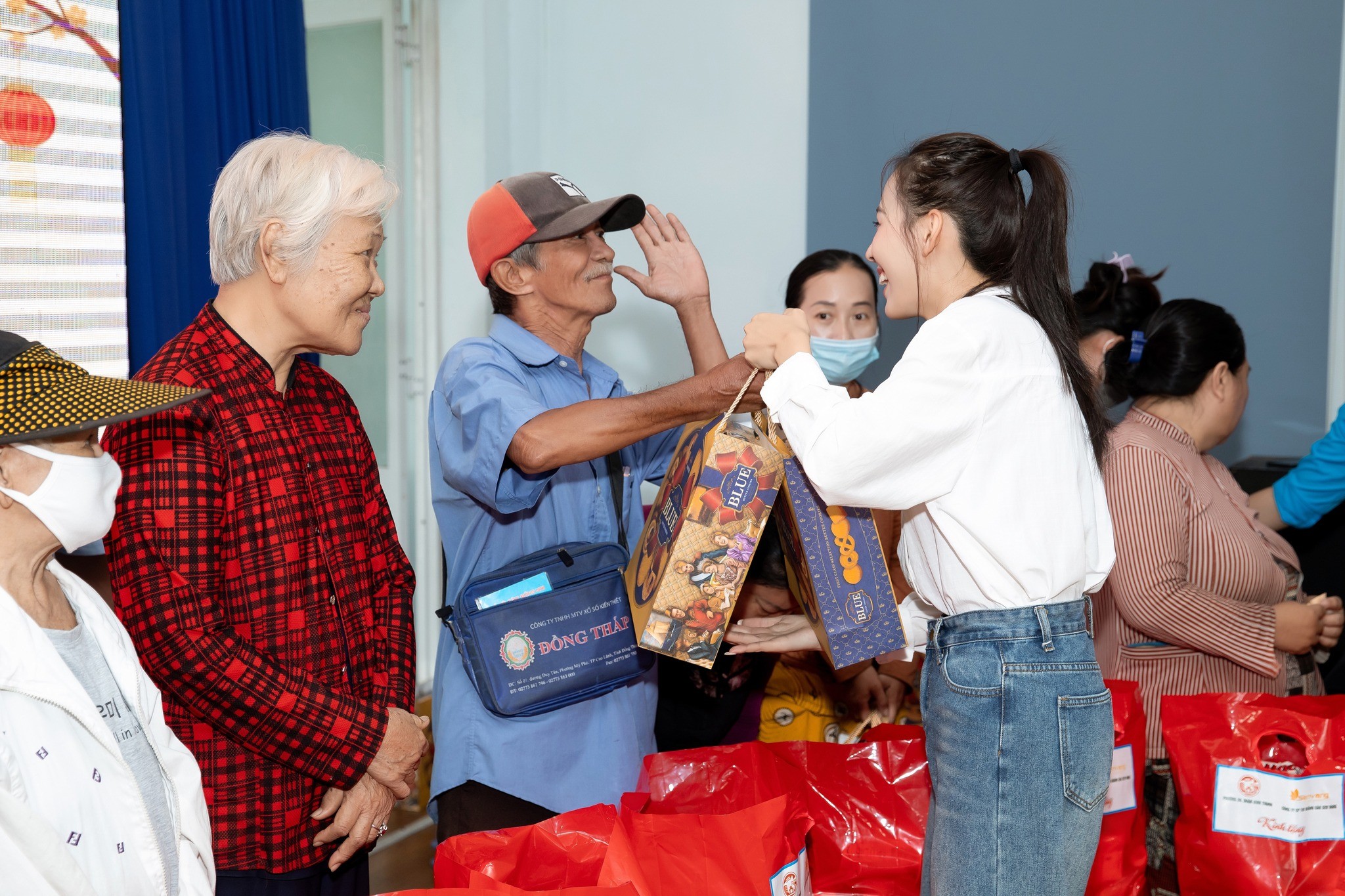 Nguồn năng lượng tích cực của Ngọc Hằng có được là điều mà nhiều khán giả công nhận Nguồn năng lượng tích cực của Ngọc Hằng có được là điều mà nhiều khán giả công nhận