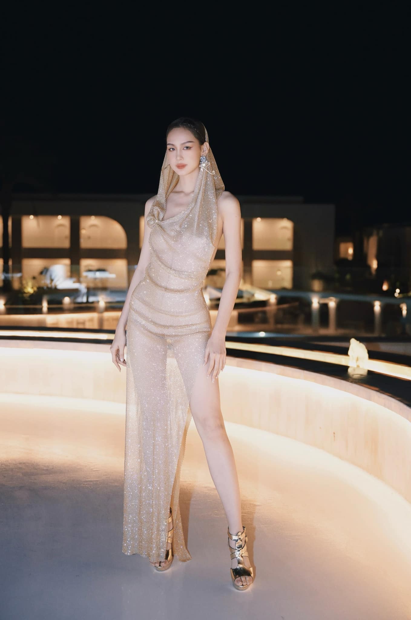 Nhiều khán giả nhận xét sắc vóc của mỹ nhân sinh năm 2001 ngày một thăng hạng