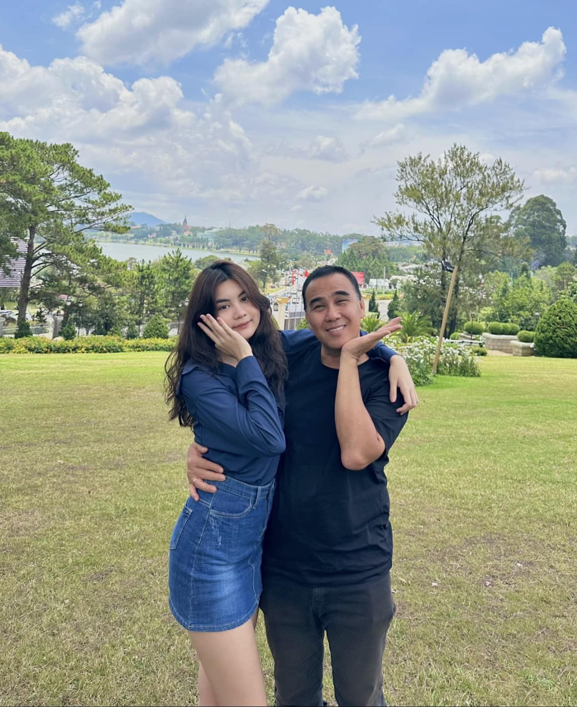 Hạt Dẻ sở hữu gương mặt phúc hậu giống bố Quyền Linh